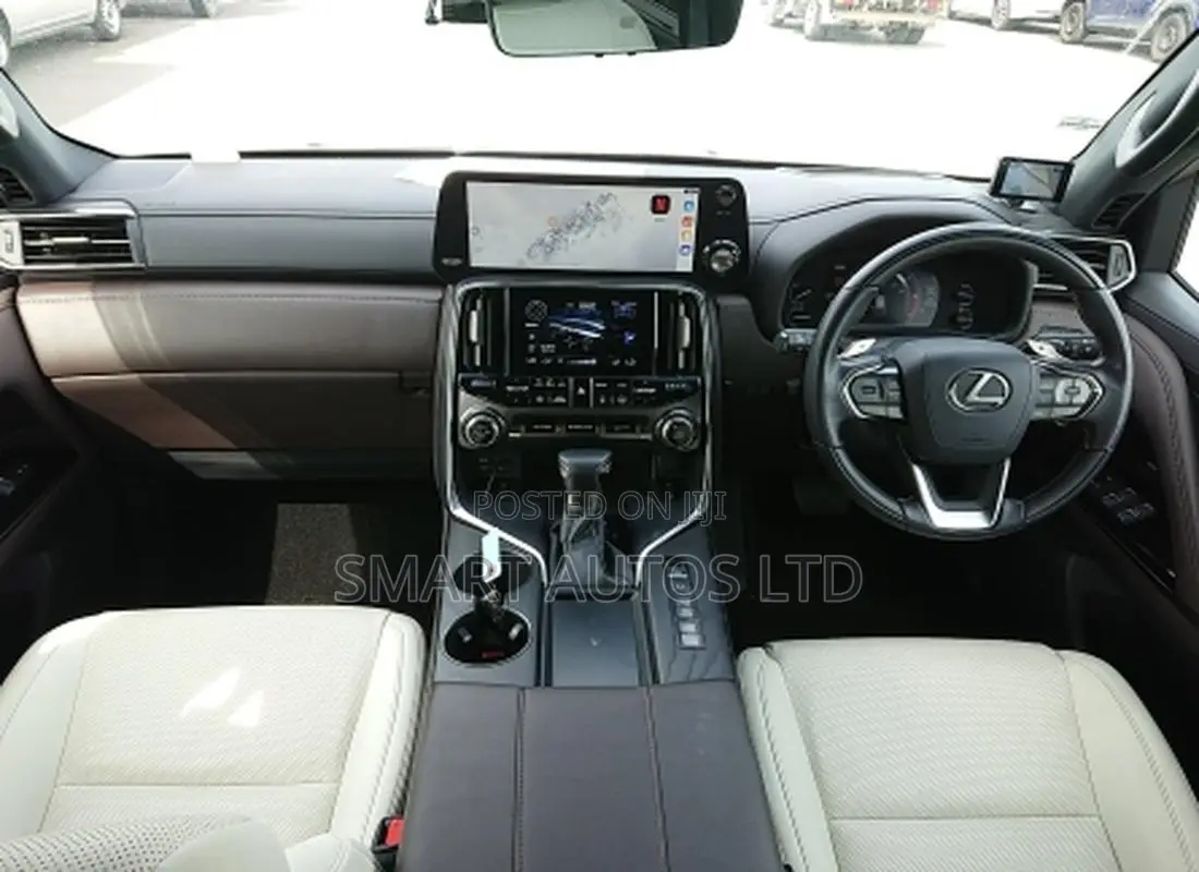 Lexus LX 600 2022 White