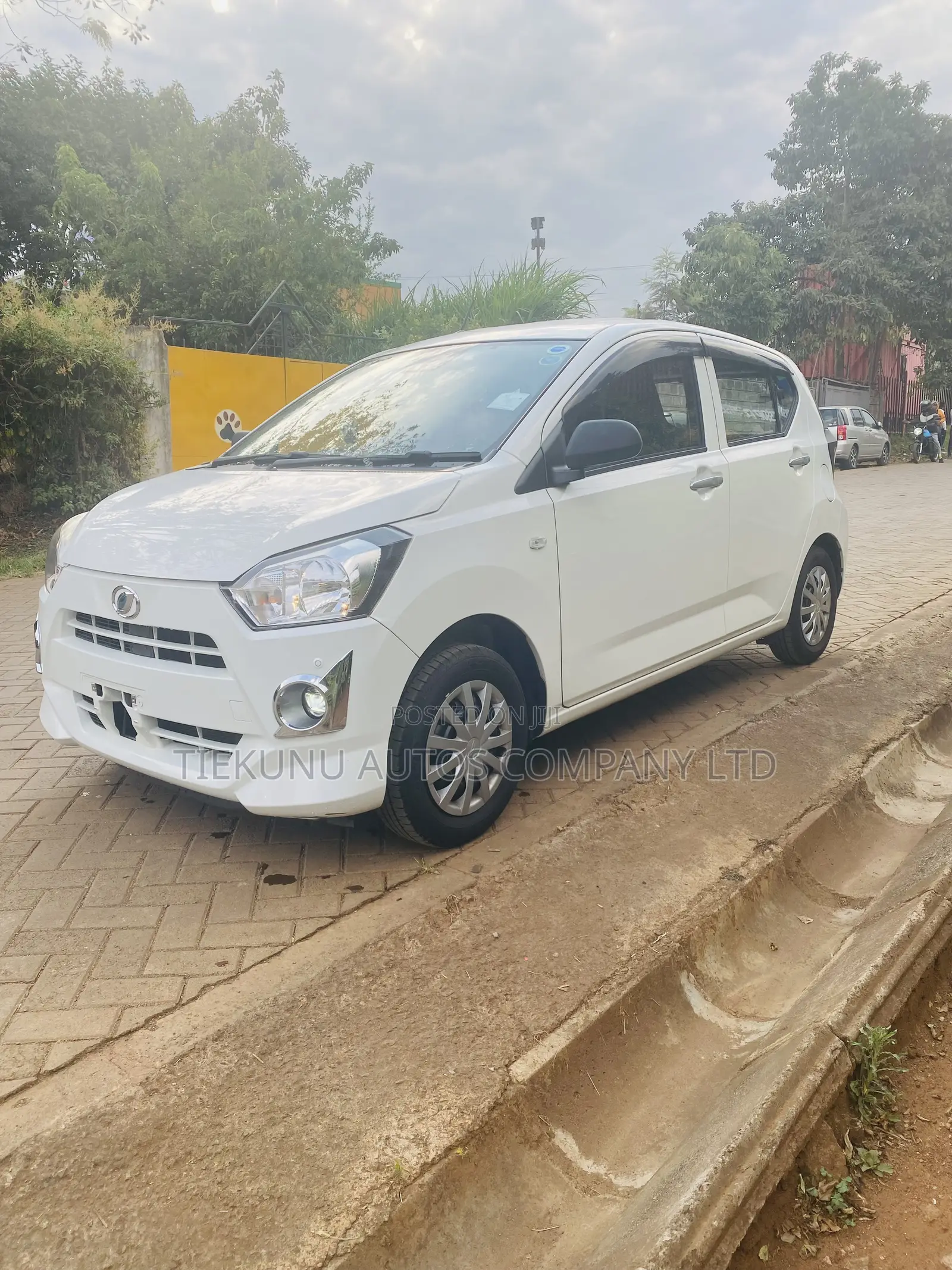 Daihatsu Mira 2018 White