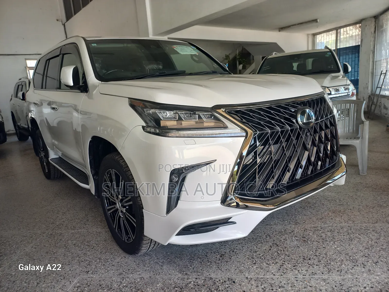 Lexus LX 570 AWD 2020 White