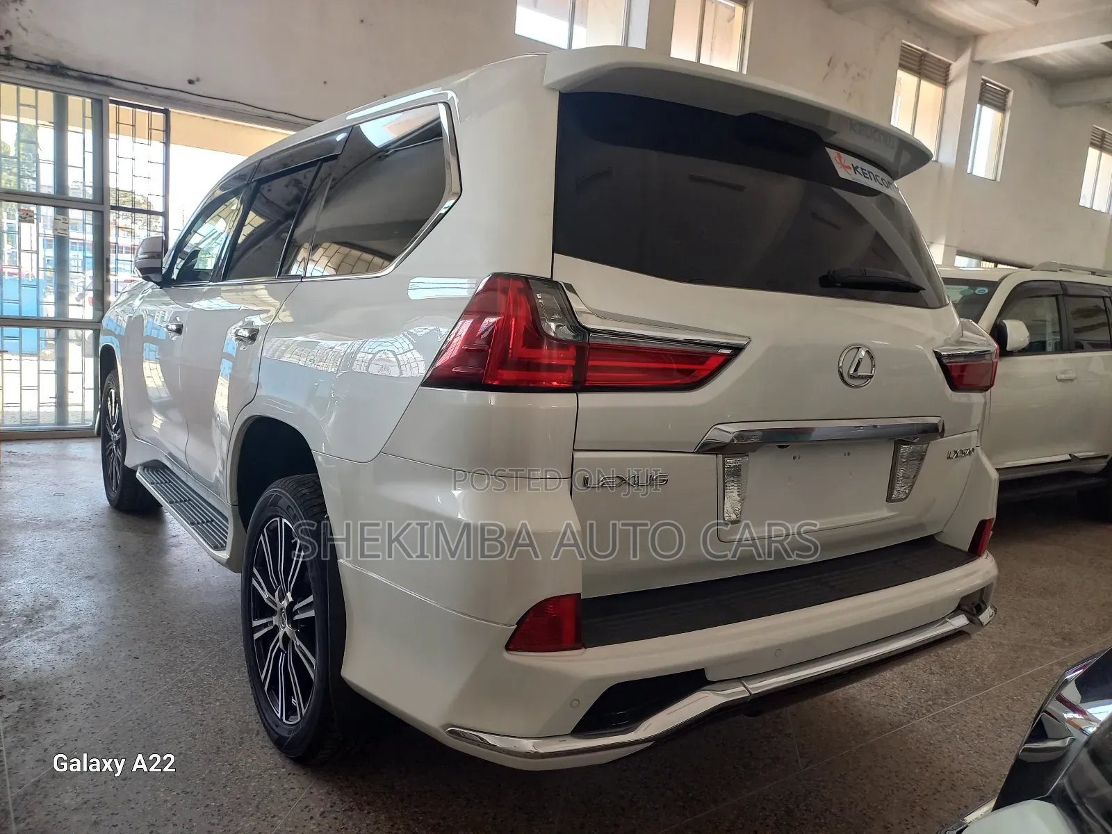 Lexus LX 570 AWD 2020 White