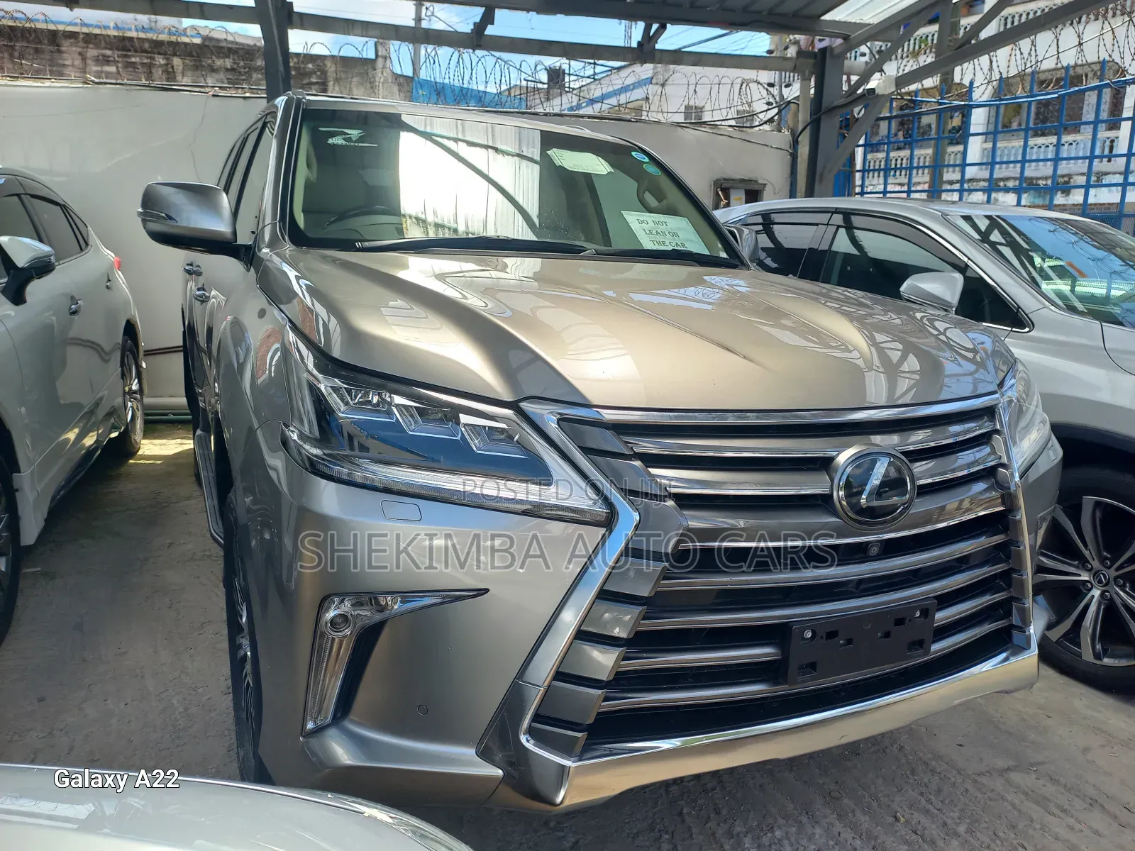 Lexus LX 570 AWD 2019 Gold