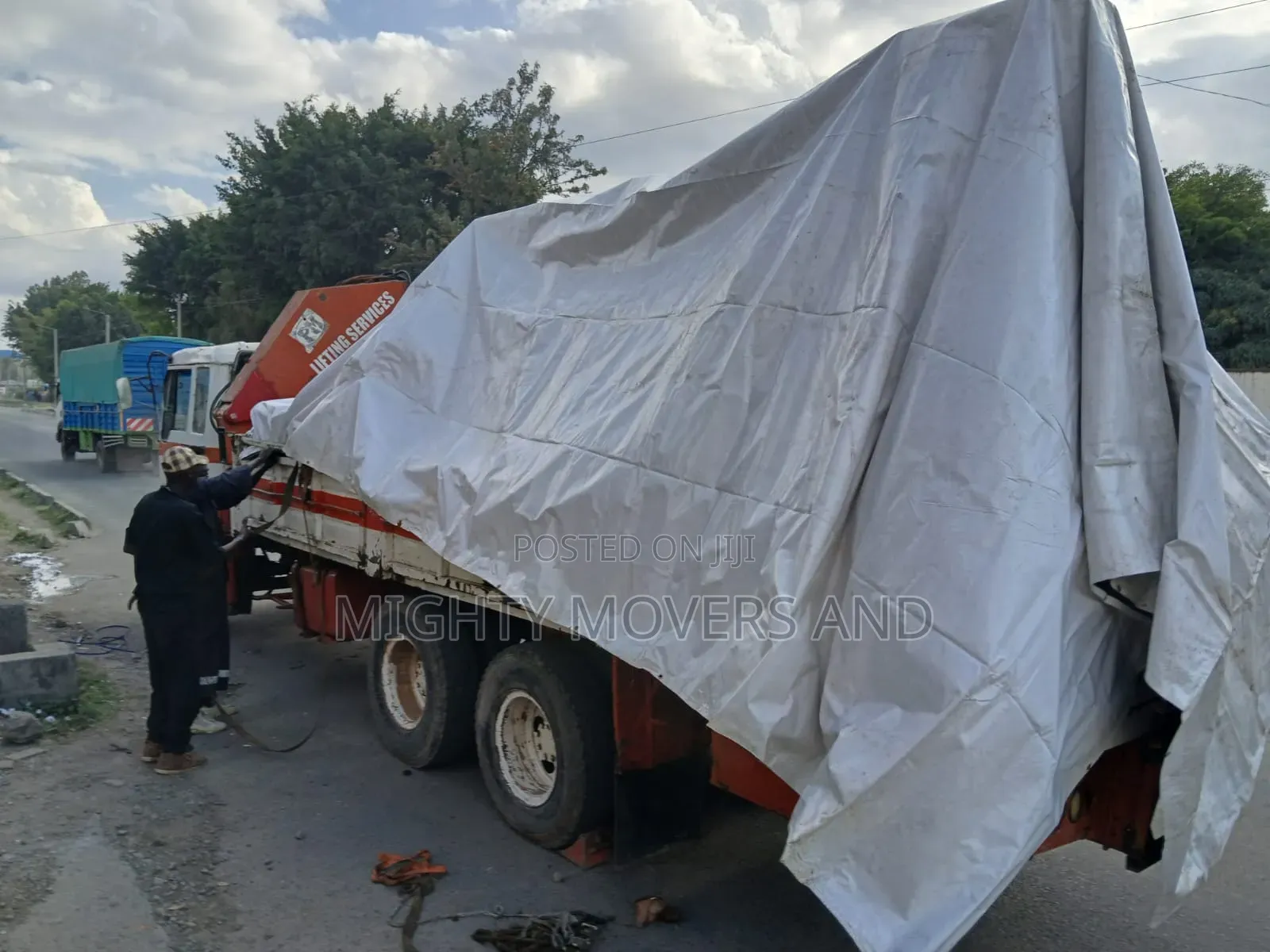 Trucks With Cranes Are Accessible for Intercounty Transport