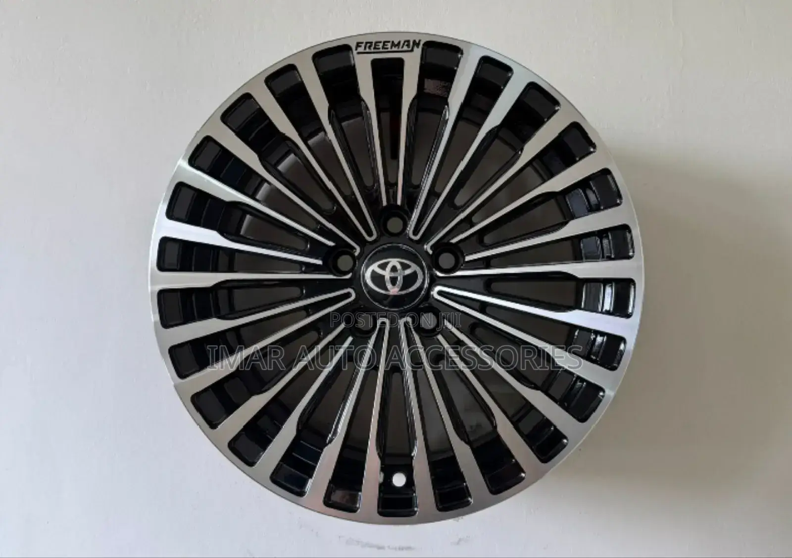 17 Inch Silver Alloy Rims – Elegant Design for All Cars