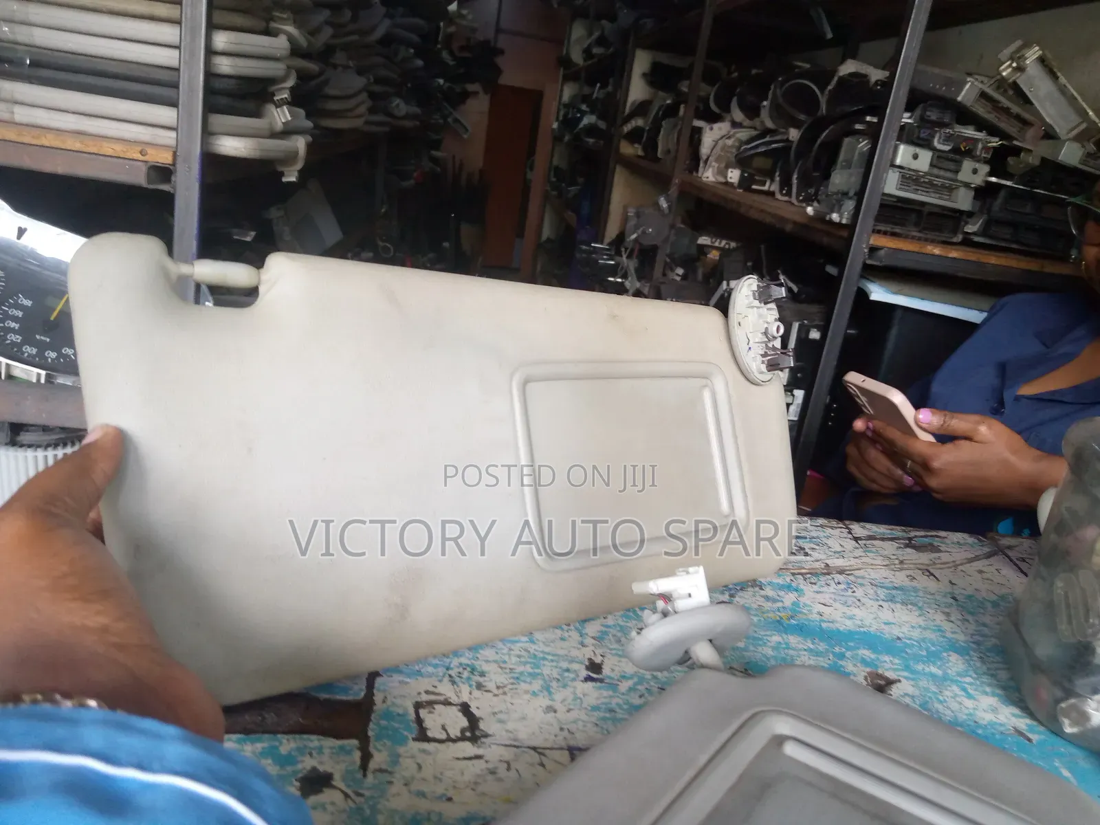Voxy/Noah Sunvisor 2010-2012