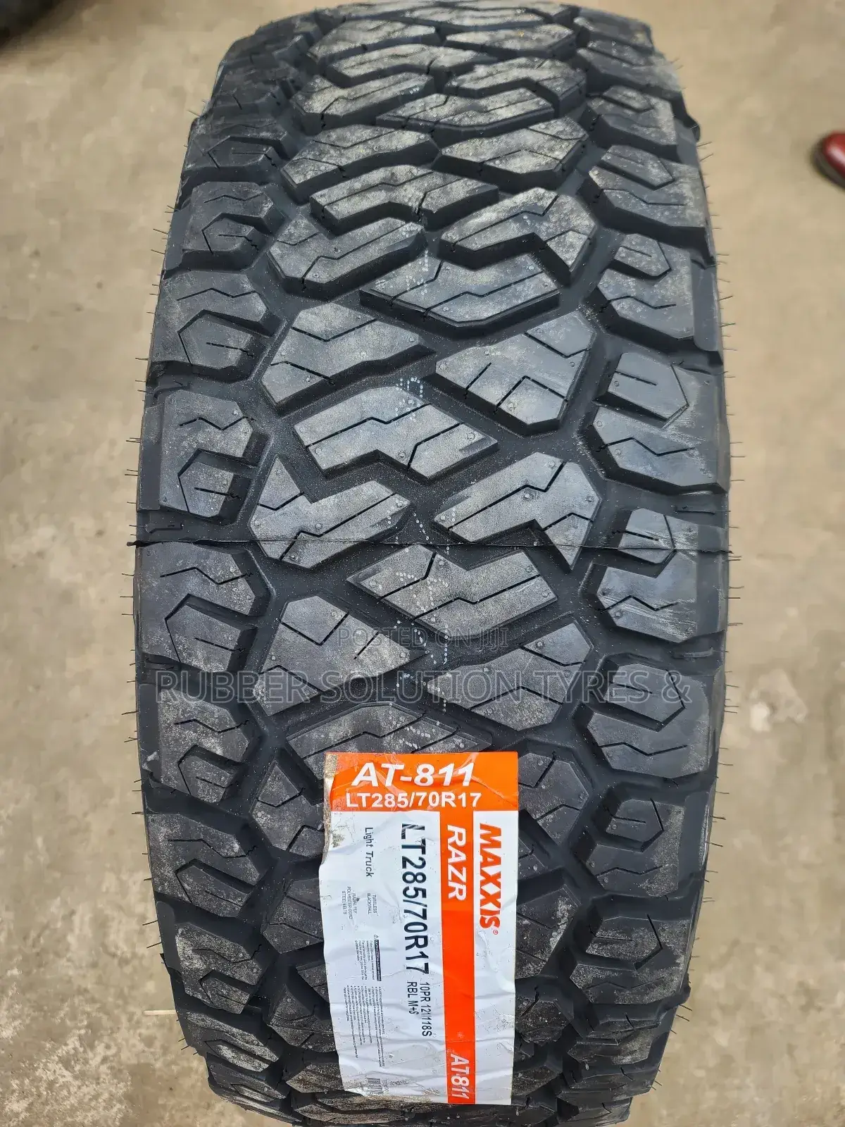 Lt 285 /70 R17 Maxxis Tyres Razr a/T-811 Made in Thailand