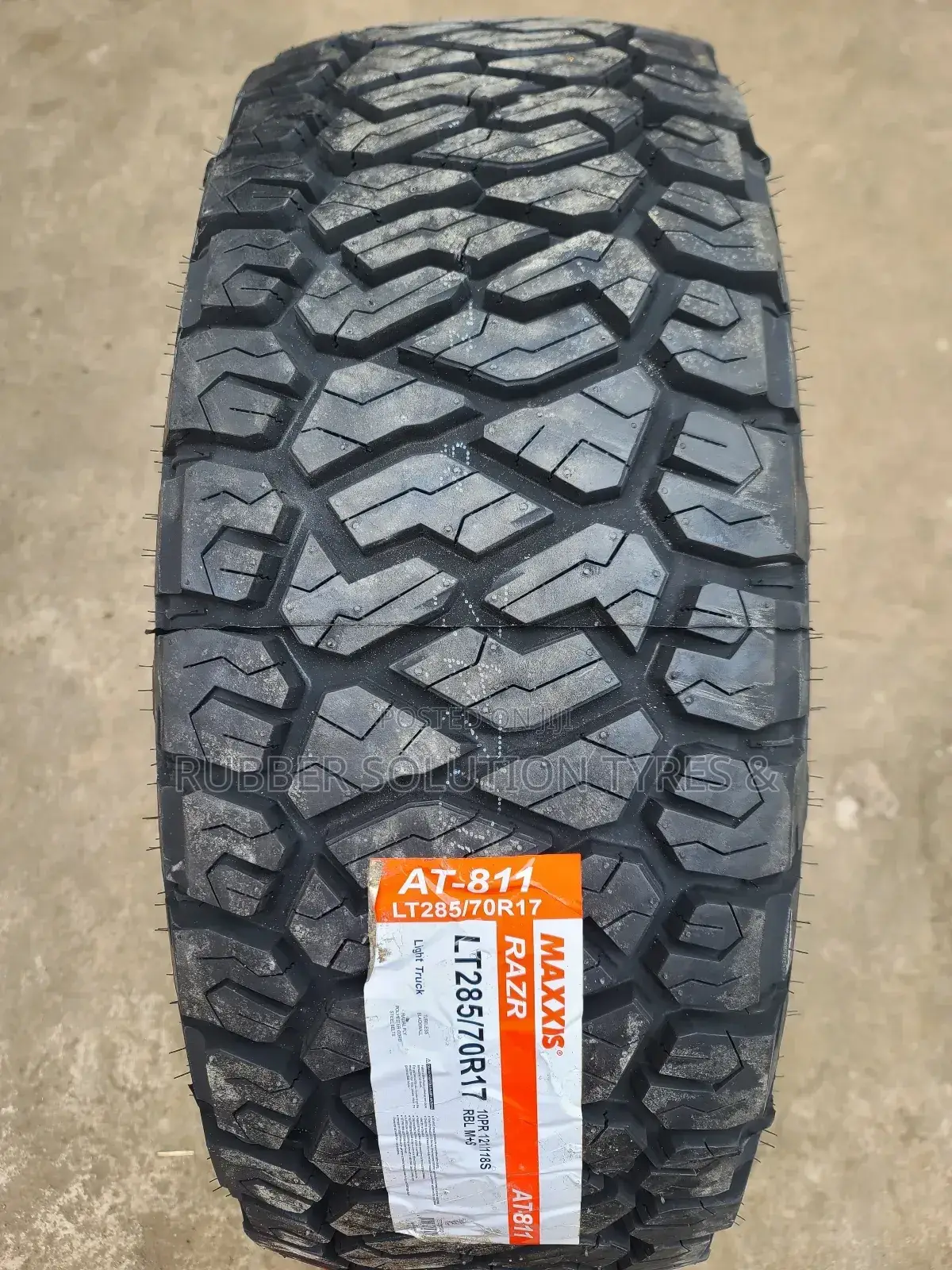 Lt 285 /70 R17 Maxxis Tyres Razr a/T-811 Made in Thailand