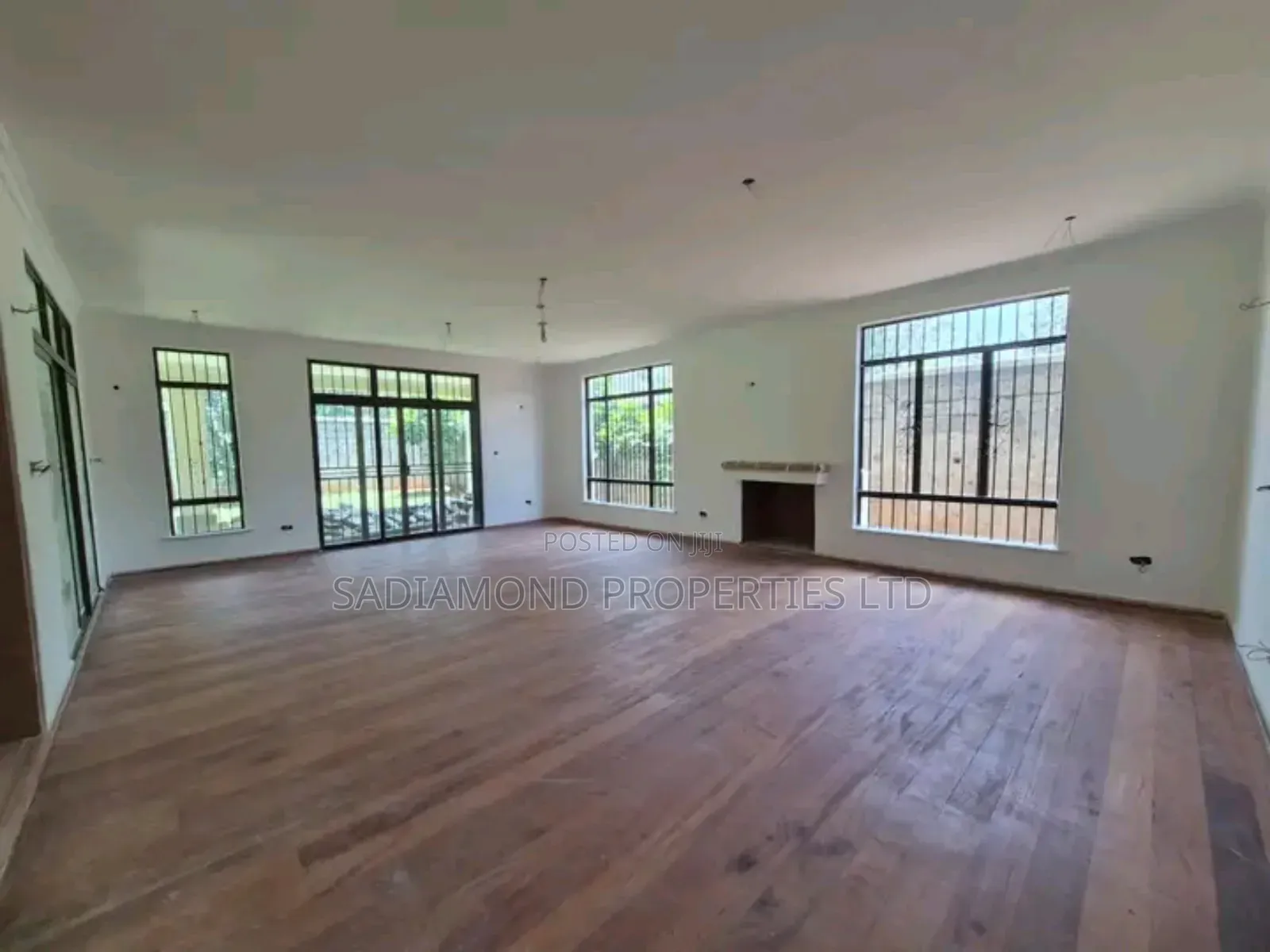 4bdrm Townhouse / Terrace in Njathaini, Runda for rent