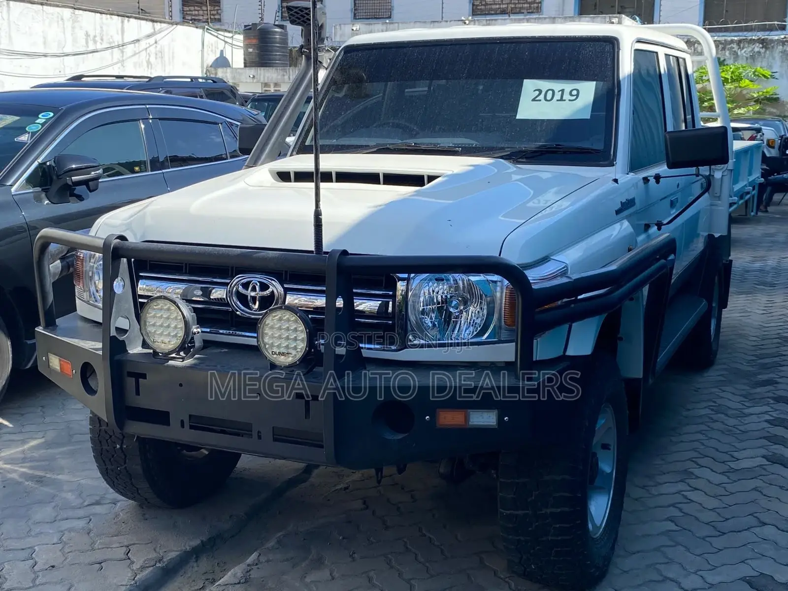 Toyota Land Cruiser 2019 White