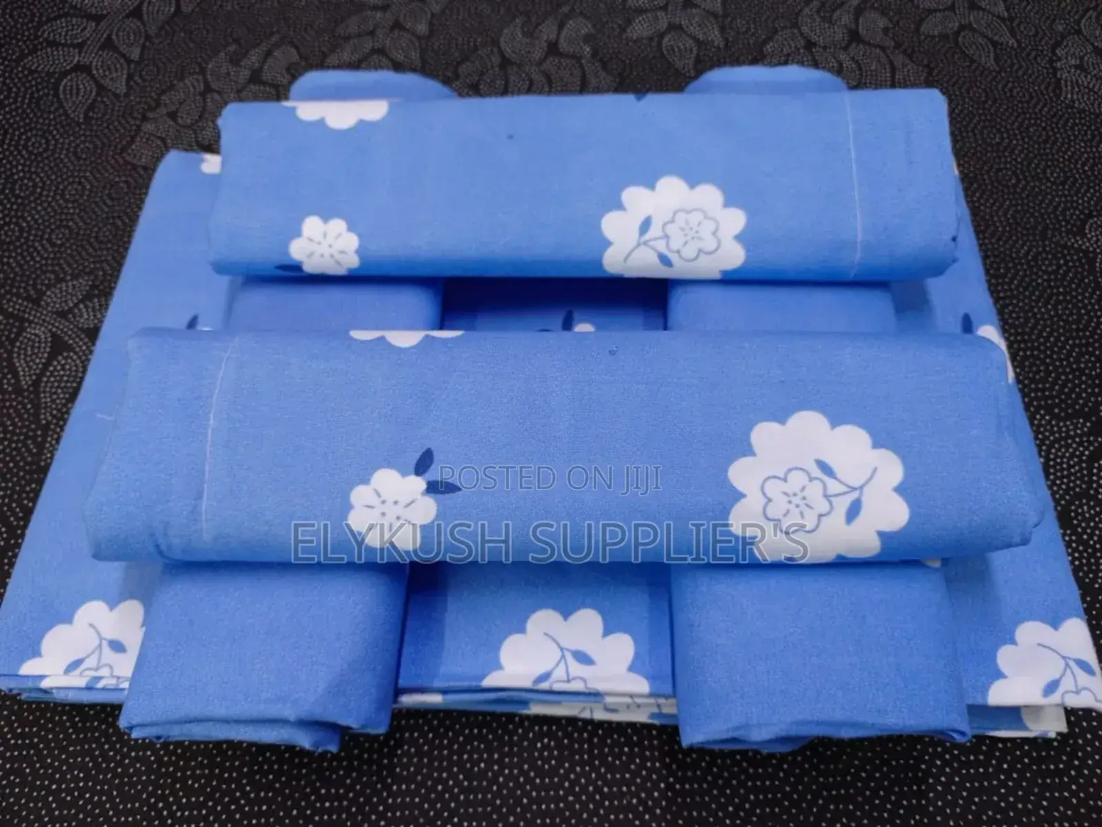  6 Pc Bedsheets 
2 PCS Bedsheets 
4 PCS Pillow Cases 
6x6
 at 