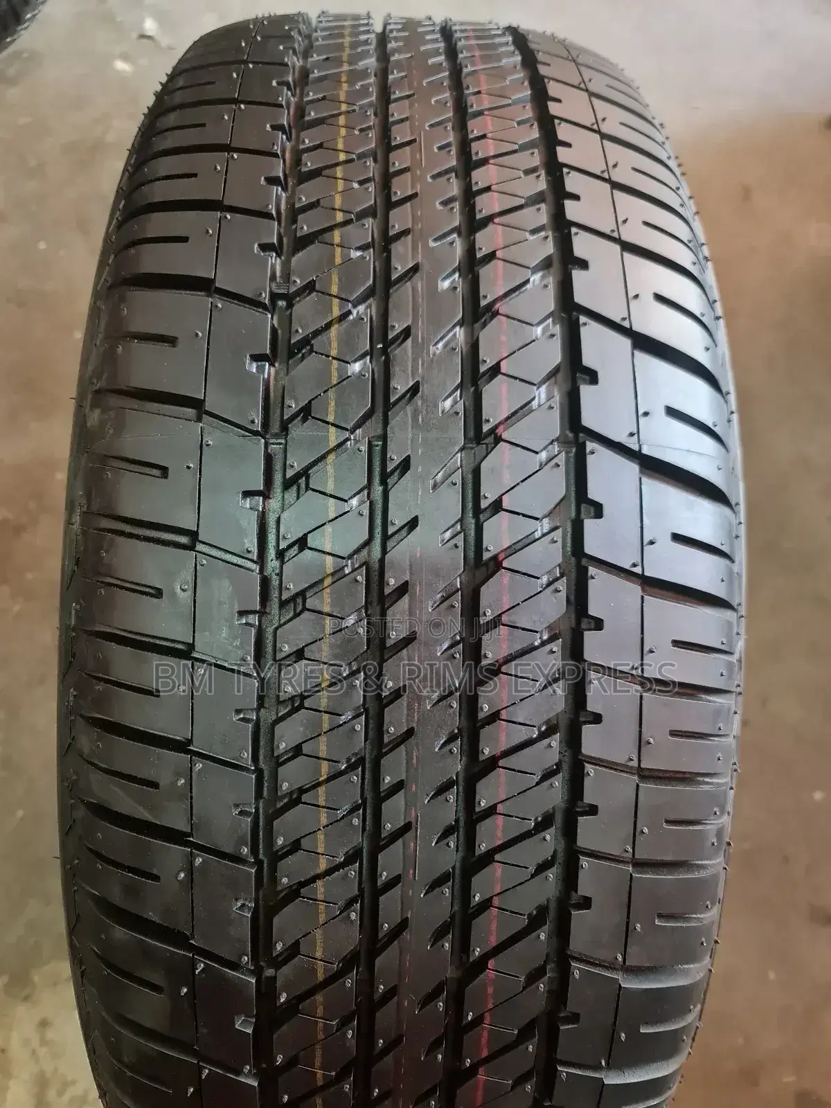 275 /50 R22 Bridgestone Tyres(Highway Terrrain) Japan.