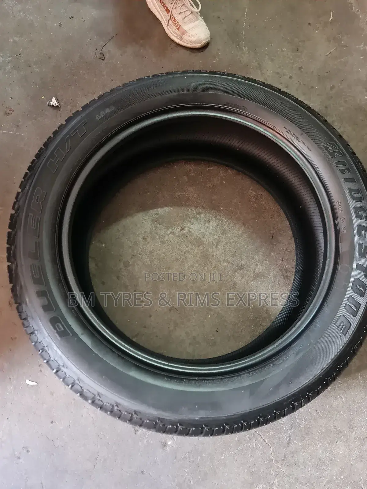 275 /50 R22 Bridgestone Tyres(Highway Terrrain) Japan.