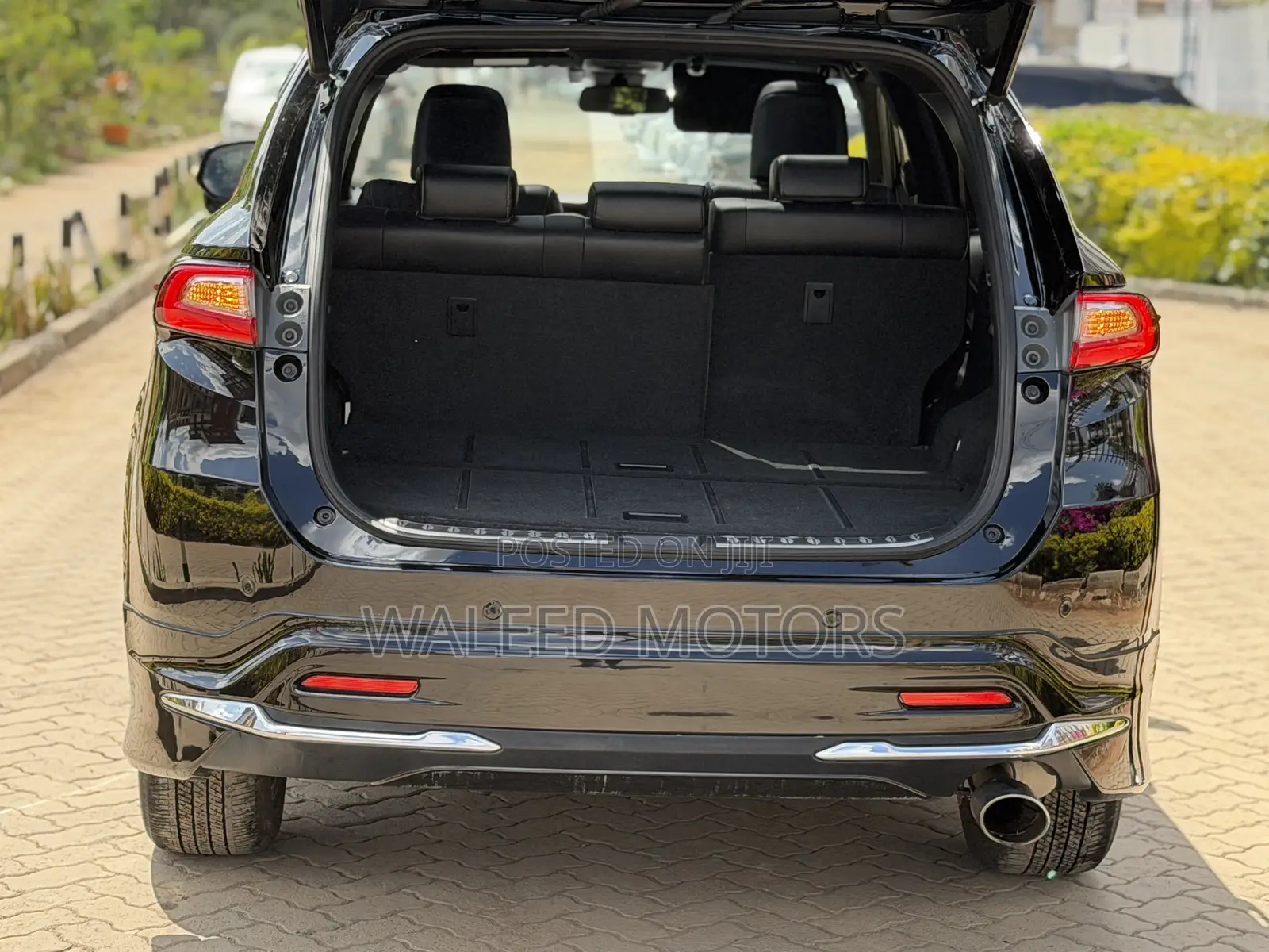 Toyota Harrier 2.0 2019 Black