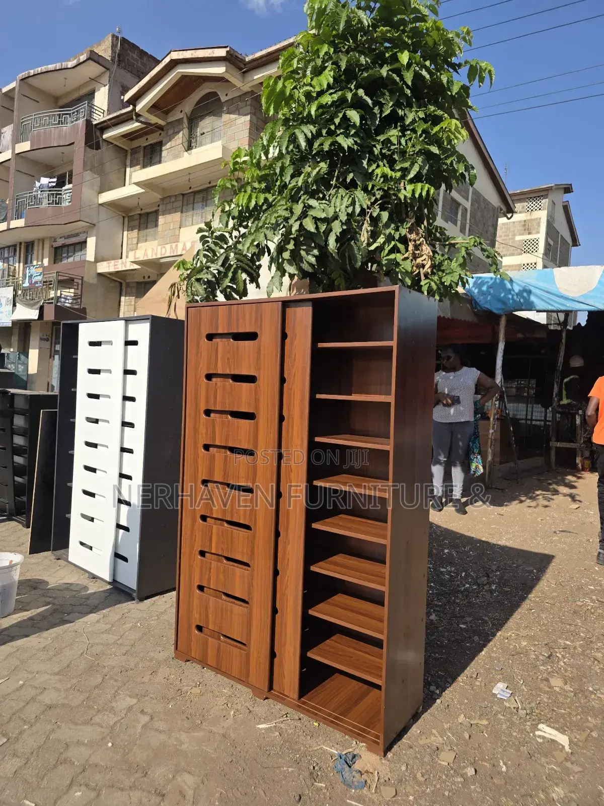 Contemporary Shoe Rack With Sliding Doors – Compact Design