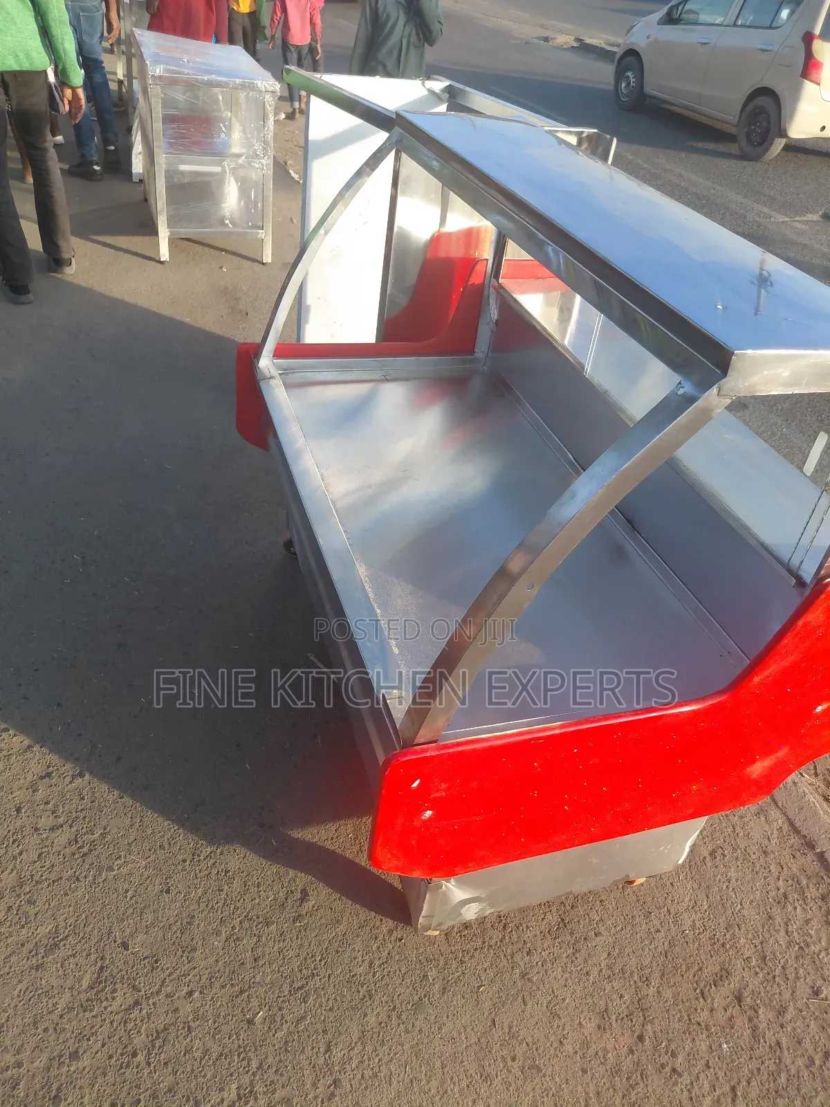 4 Feet Curved Chiller