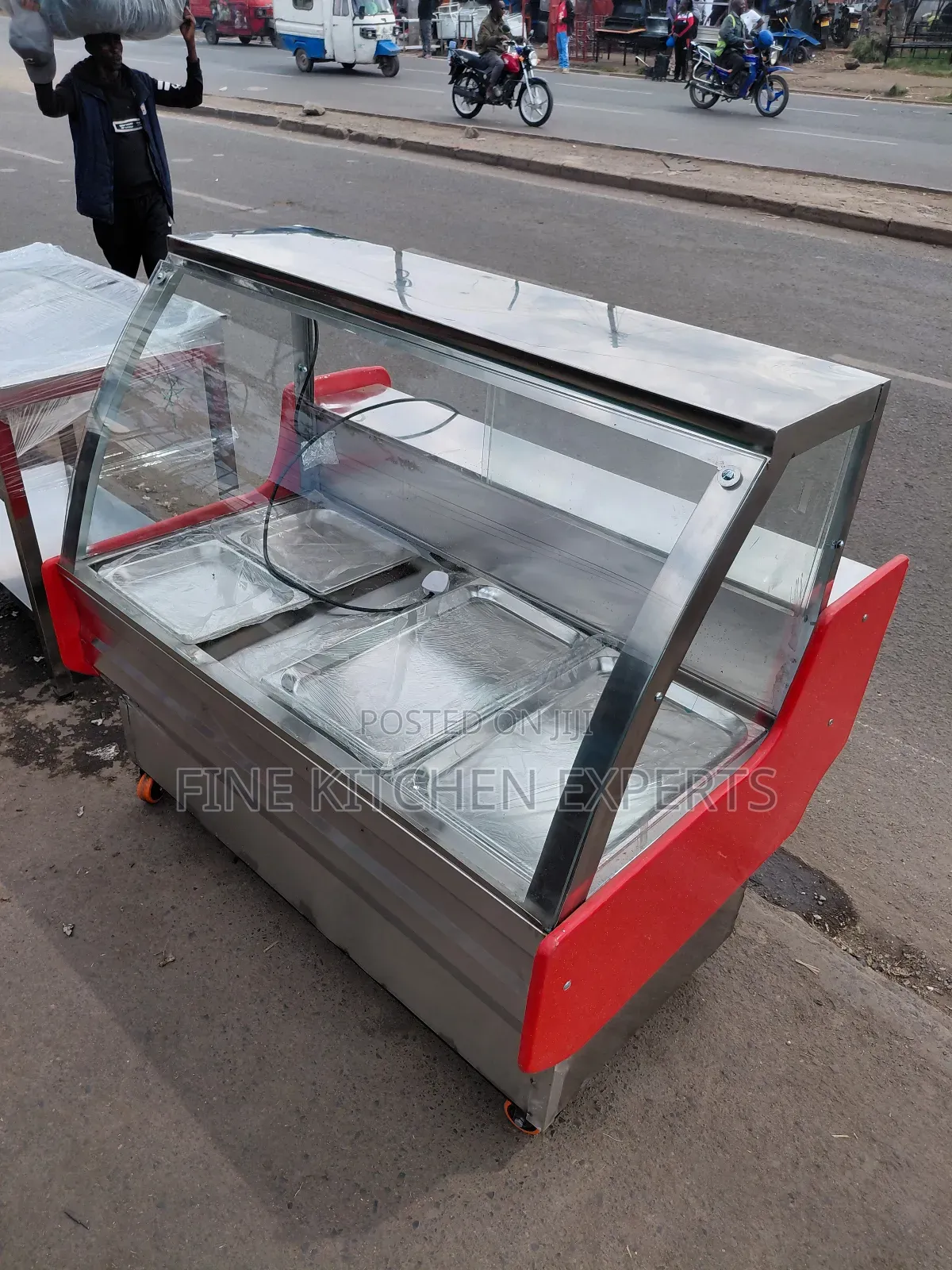 4 Feet Curved Chiller