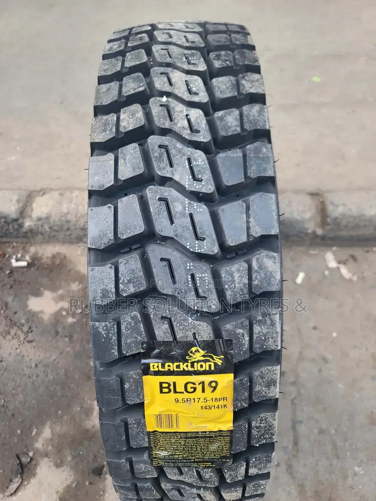 9.5r17.5 Blackhawk Tires