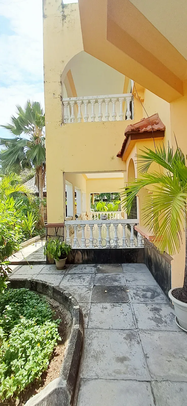 10bdrm Villa in Nyali for sale