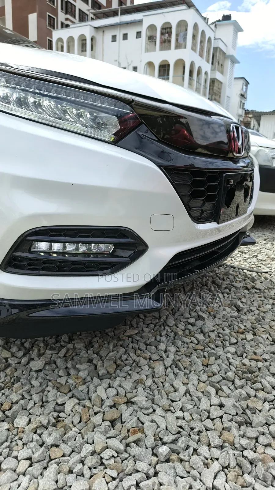 Honda Vezel 1.5 2WD 172 hp 2019 Pearl