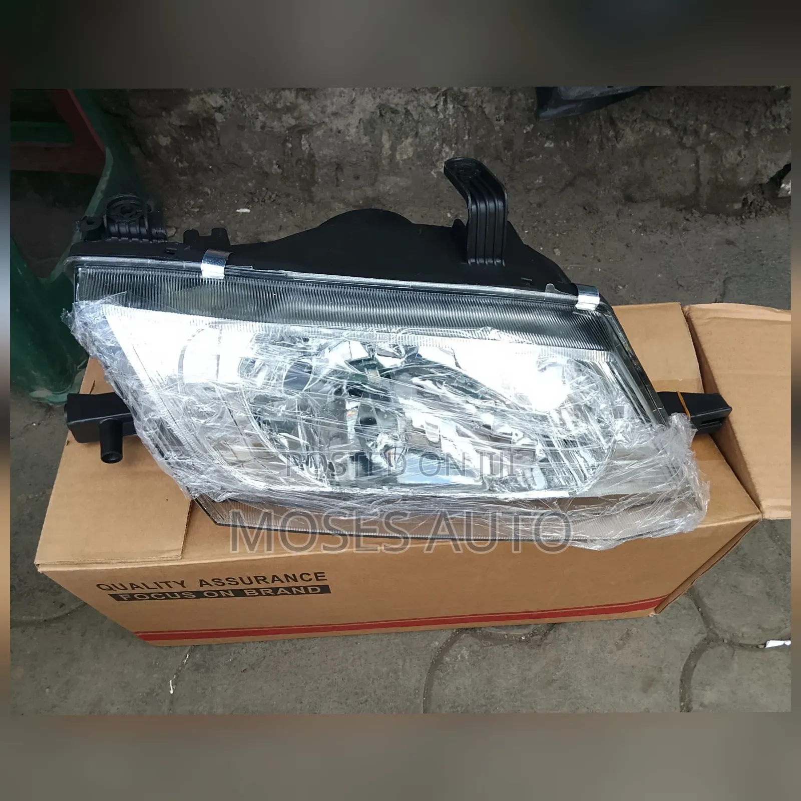 Nissan Wingroad Y11 Old Model Headlight