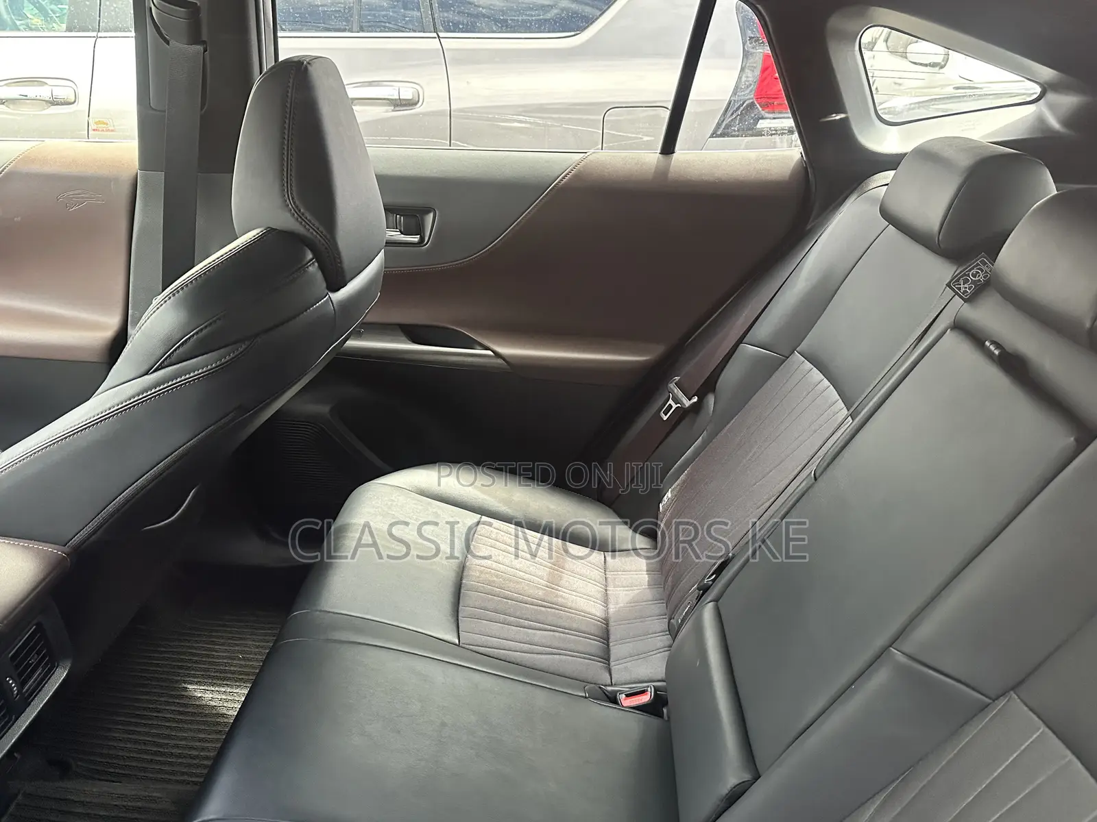 Toyota Harrier 2.0 4WD 2020 Black