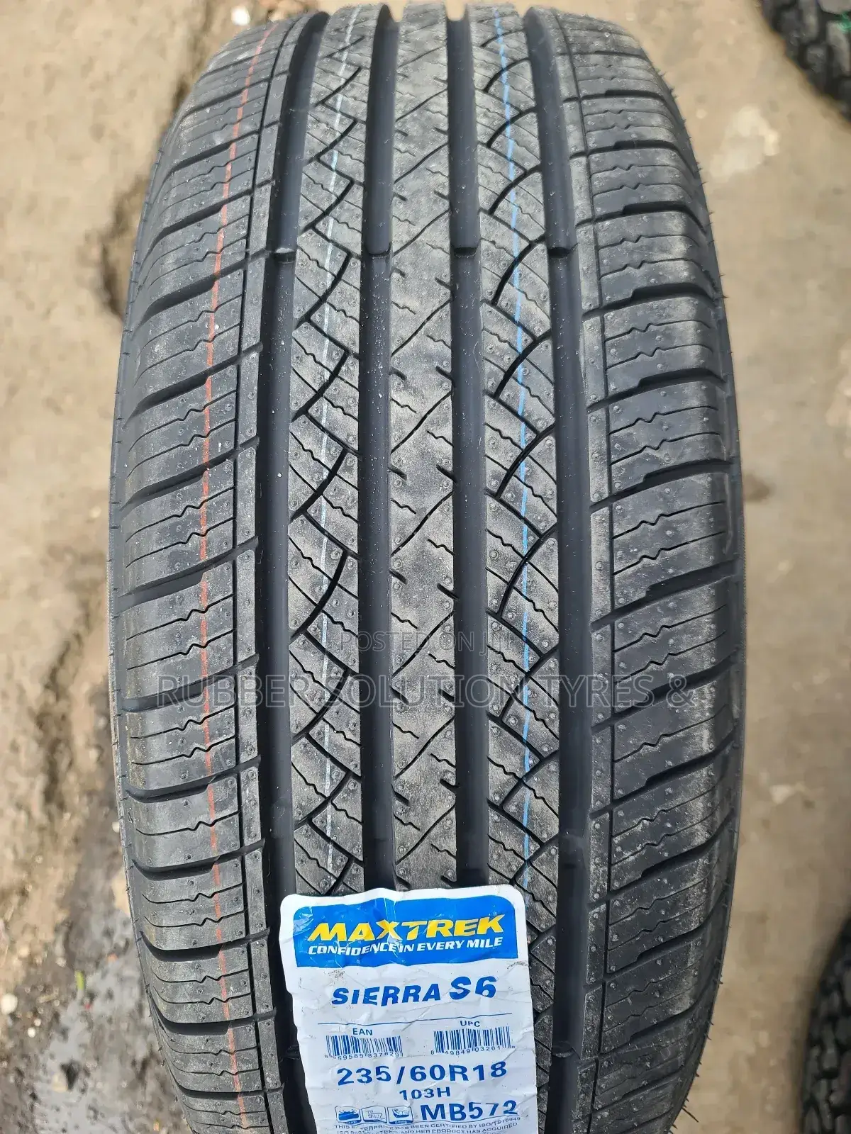 235/60r18 Maxtrek Tires [Sierra S6]