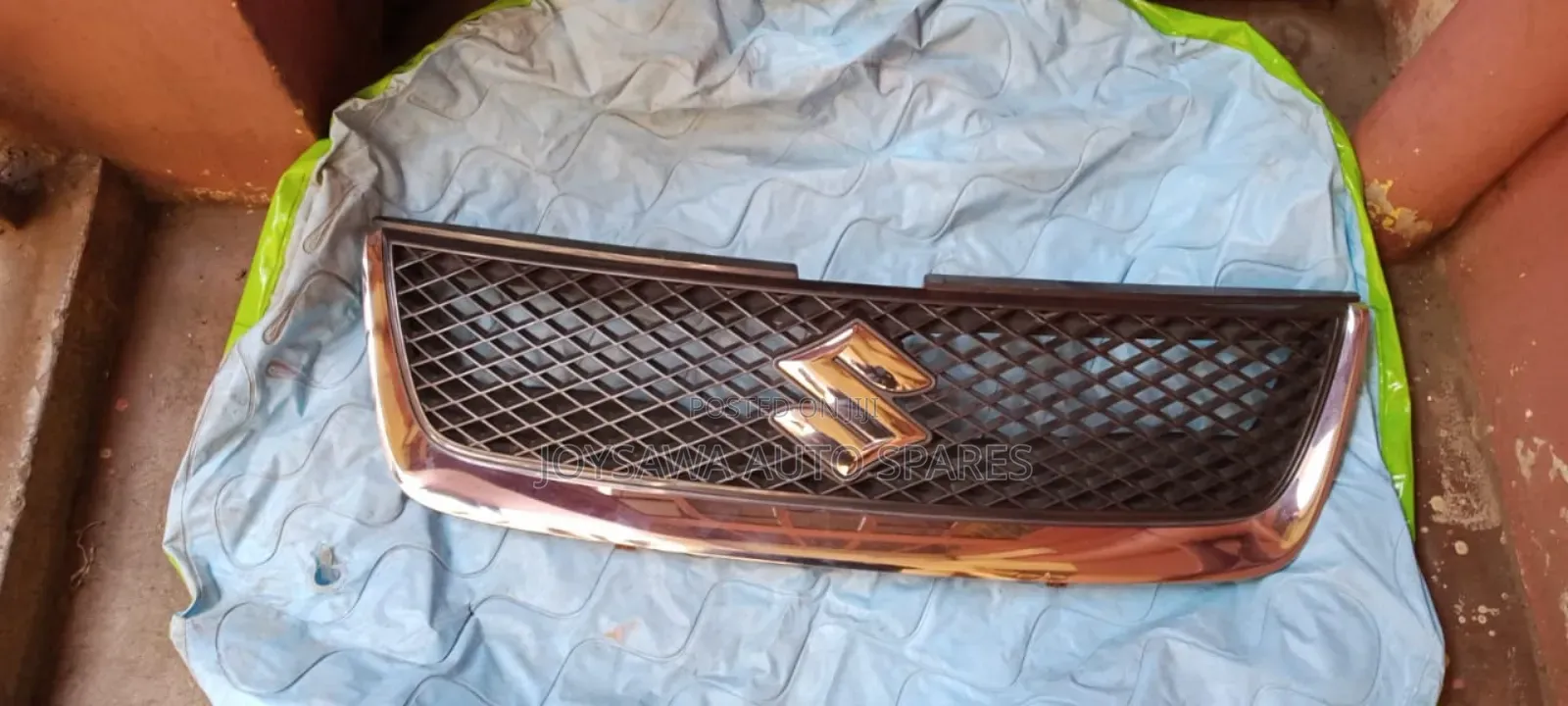 Suzuki Escudo 2008 Grill