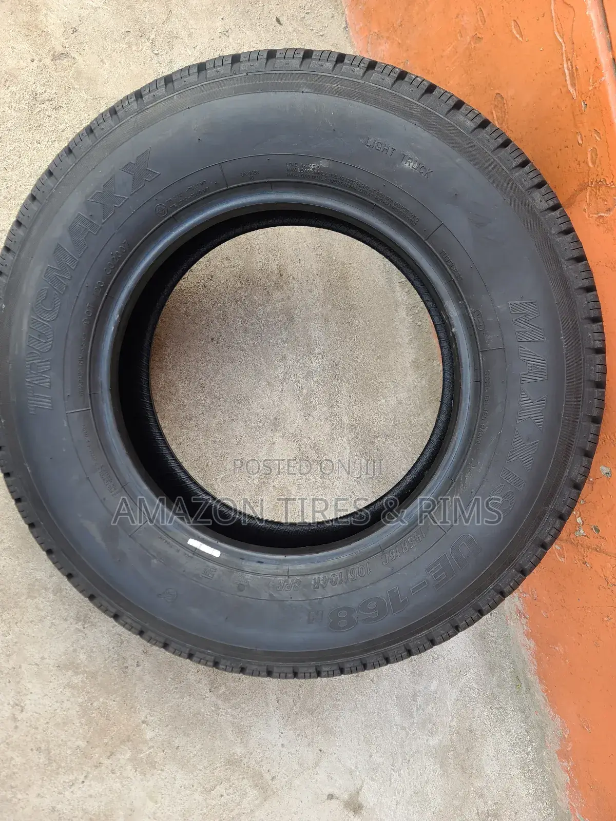 195r15 C Maxxis Tyres Ue-168 [Made in Thailand ]