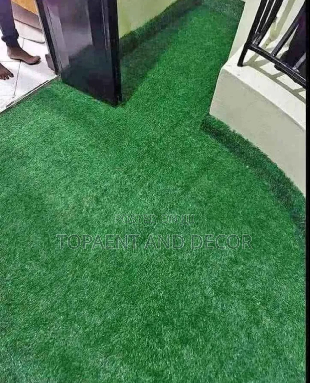 Evergreen Artificial Lawn Carpet Installation