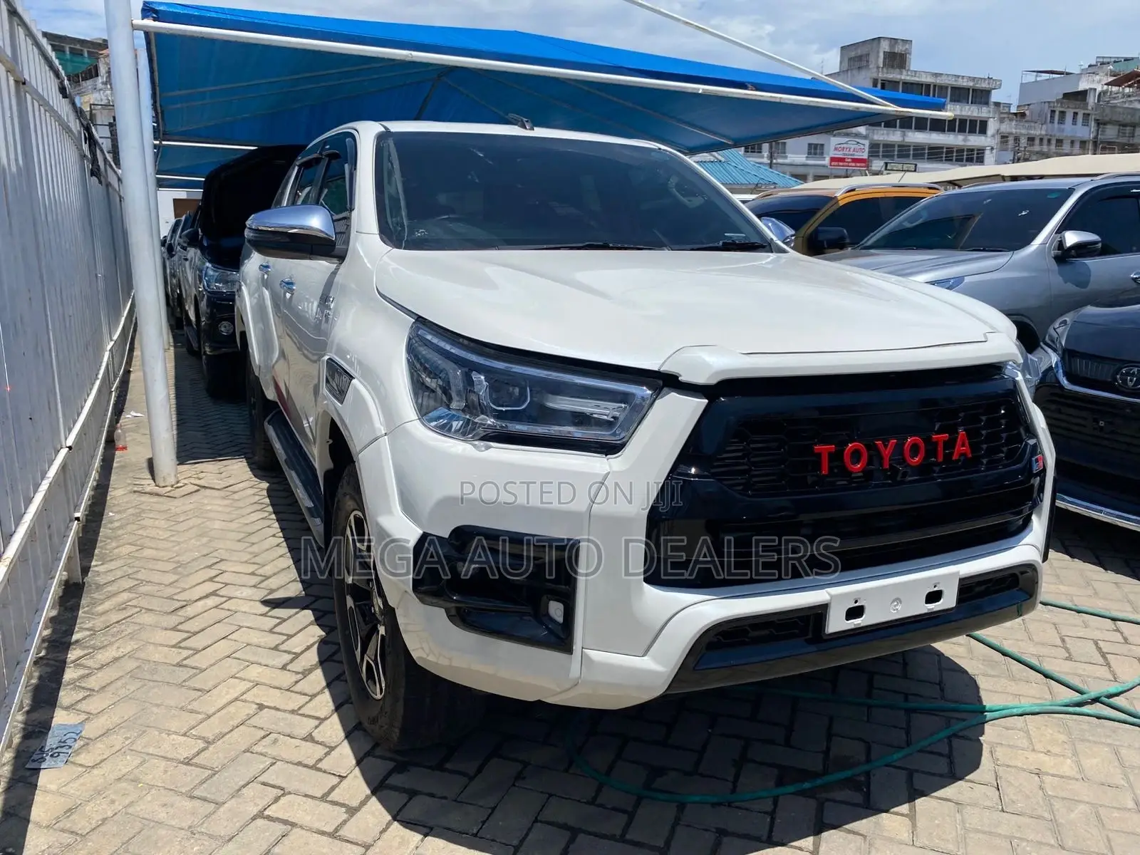 Toyota Hilux 2020 White