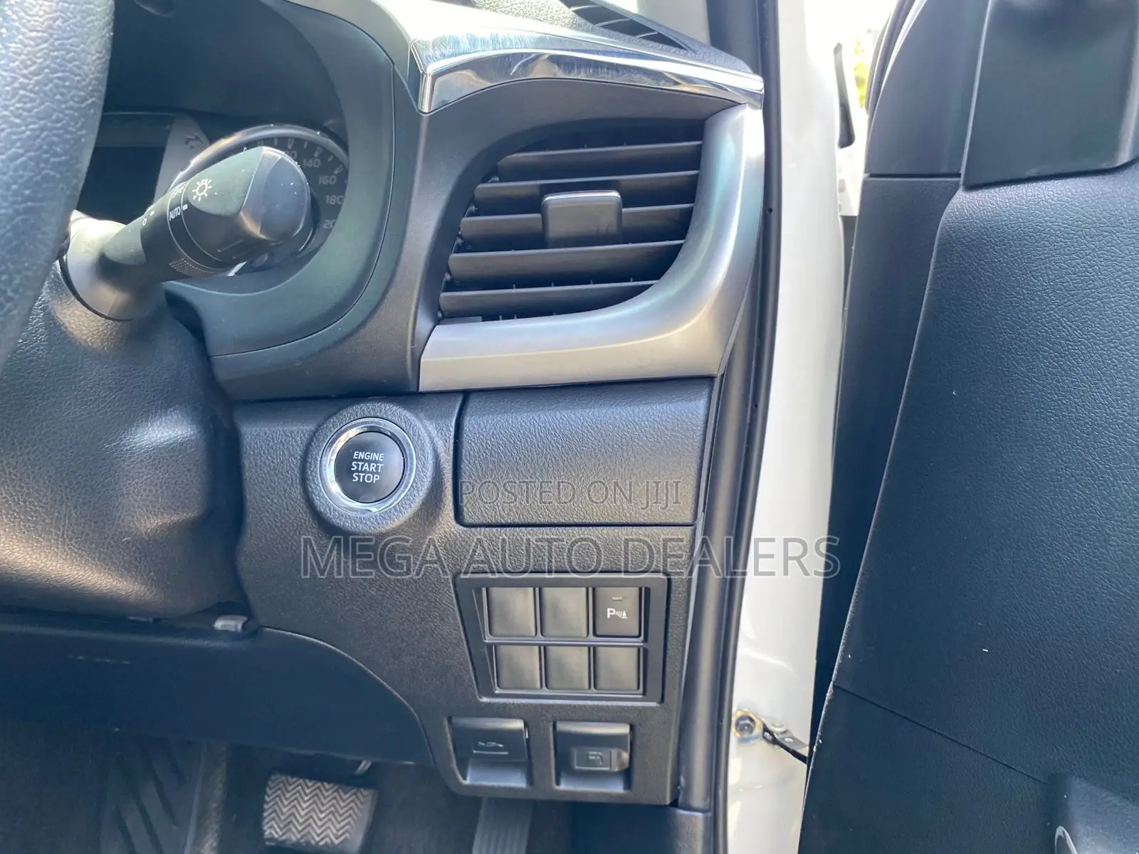 Toyota Hilux 2020 White
