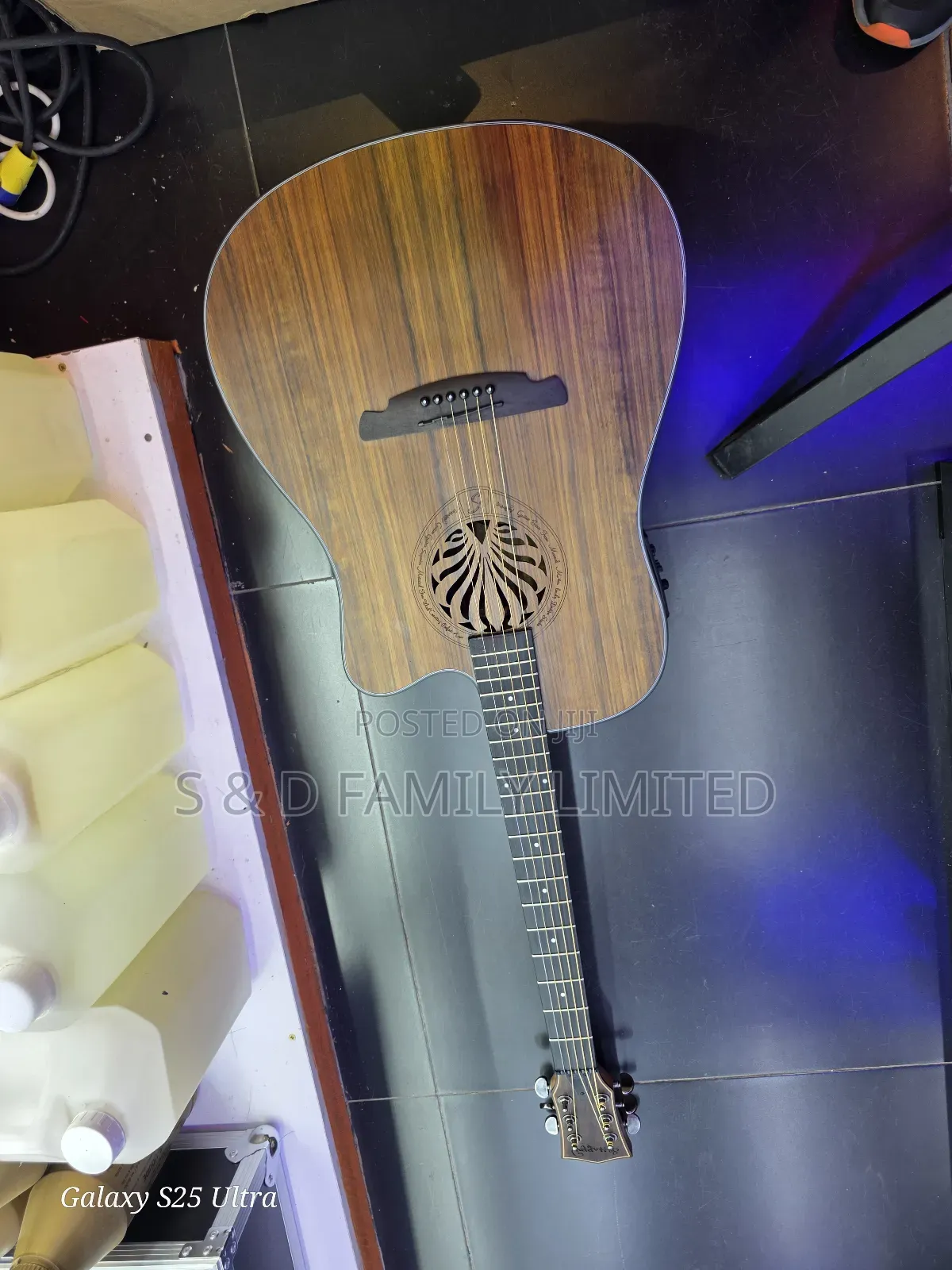 Sqoe Semi-Acoustic Guitar