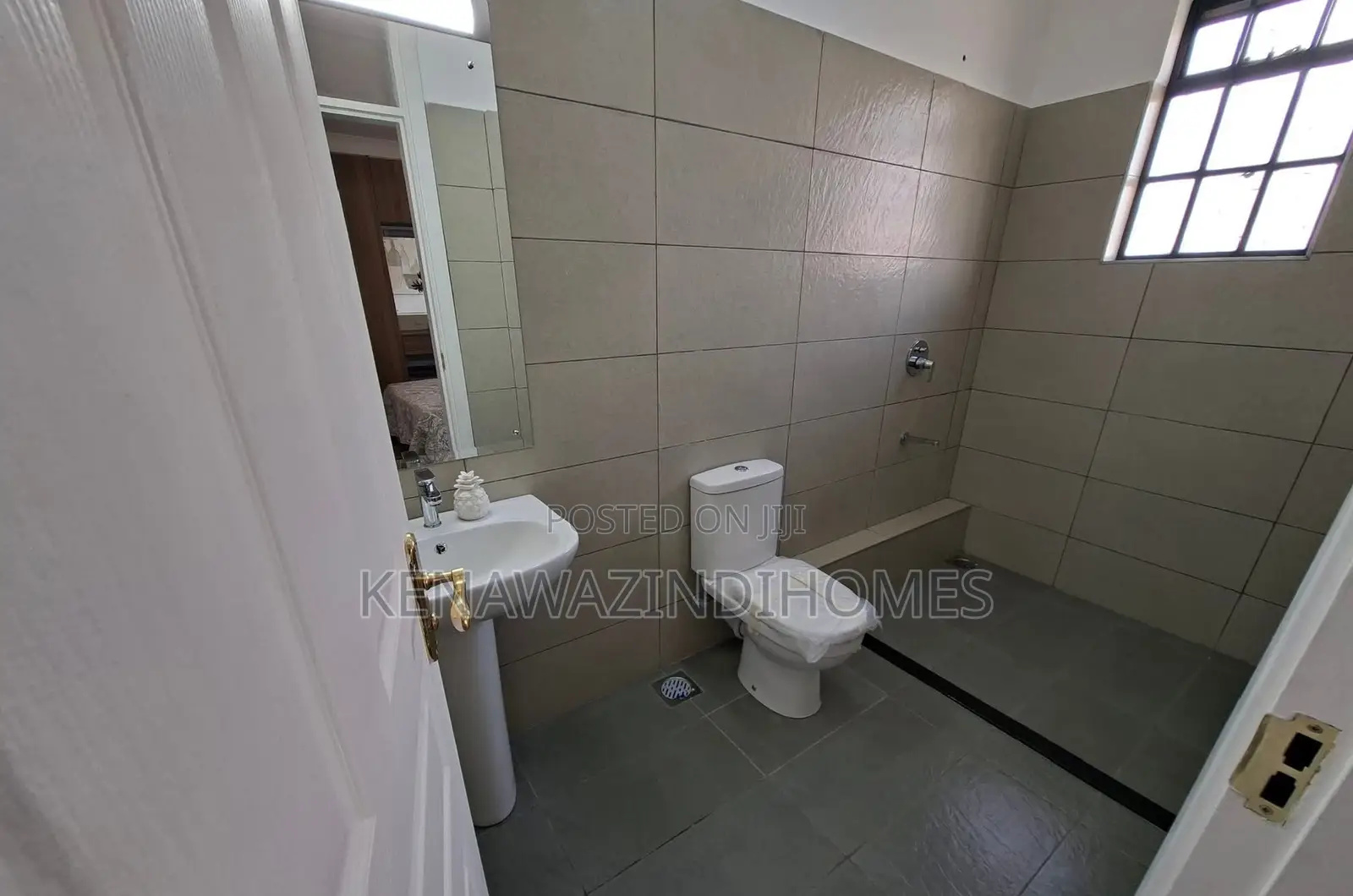 4bdrm Townhouse/Terrace in Syokimau, Gateway Mall Area for sale