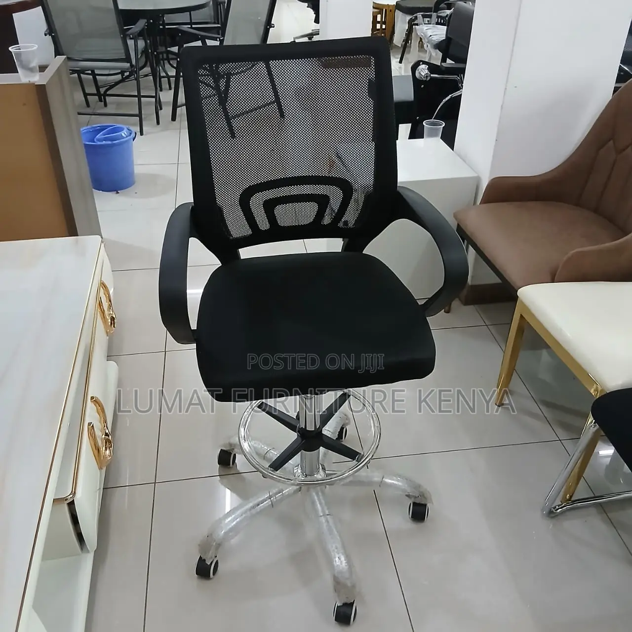 Adjustable Front Office Seat