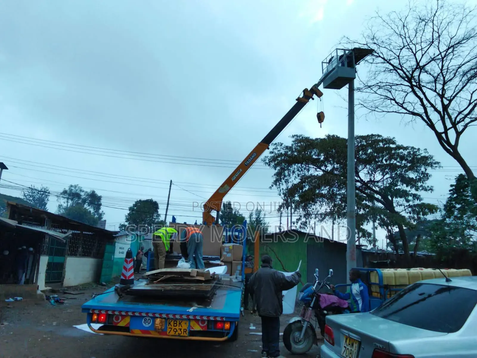 Crane at Hand for Hoisting Solutions