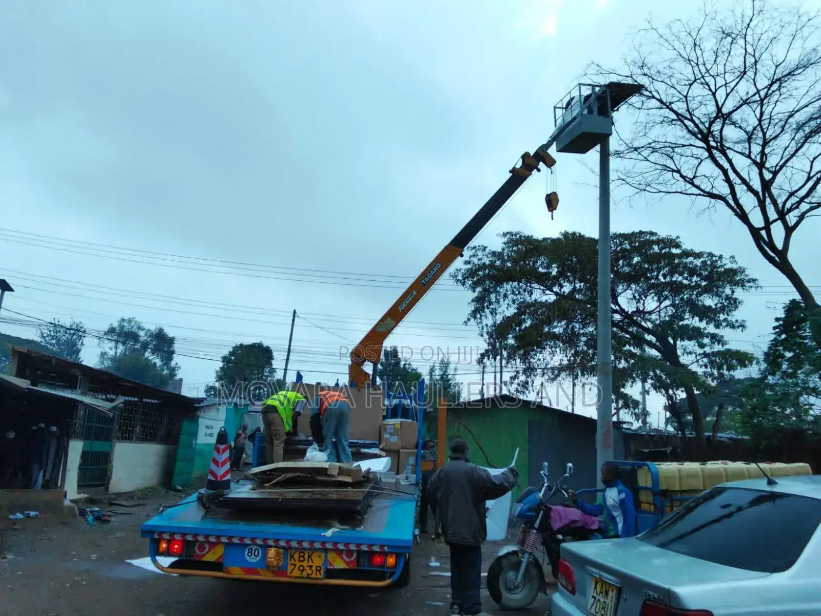 Crane at Hand for Hoisting Solutions