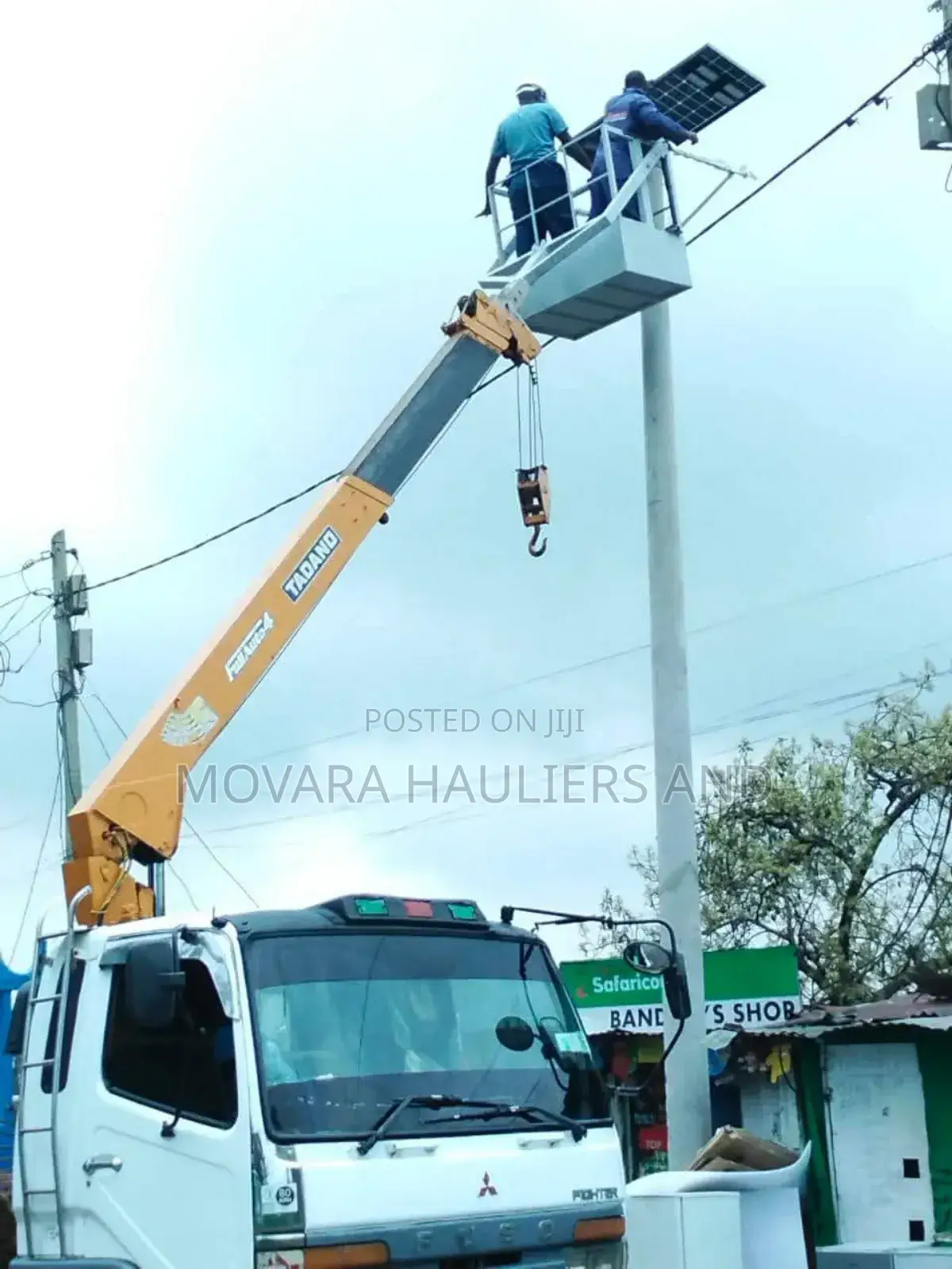 Crane for Lifting of Goods and Items Accesible