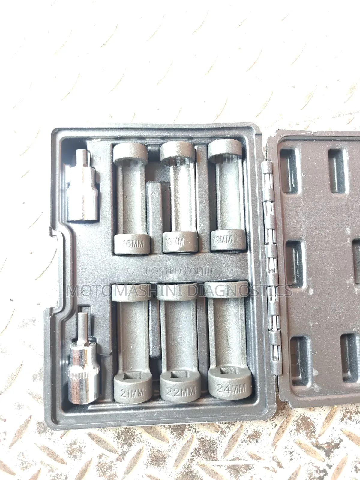Vehicle Shock Absorber Strut Nut Remover and Fitting Socket Set