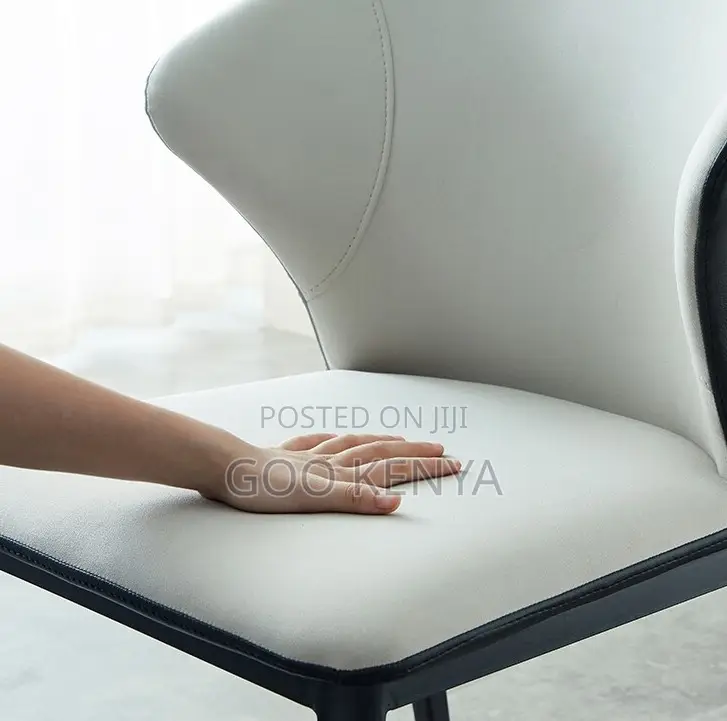 Home Chair; Hotel Chair With Comfortable Backrest and Leather Finish