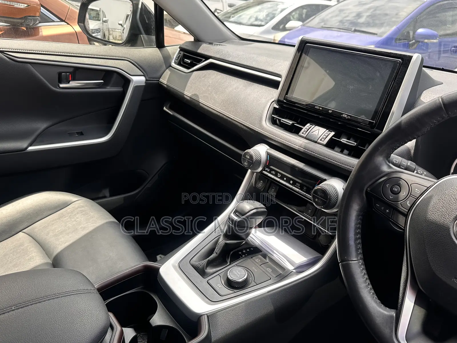 Toyota RAV4 Hybrid 2020 Blue