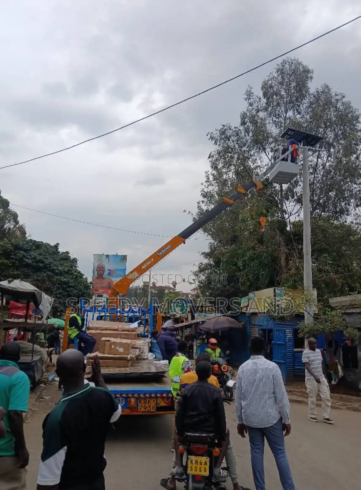 Hoisting Crane for Jobs Accesible