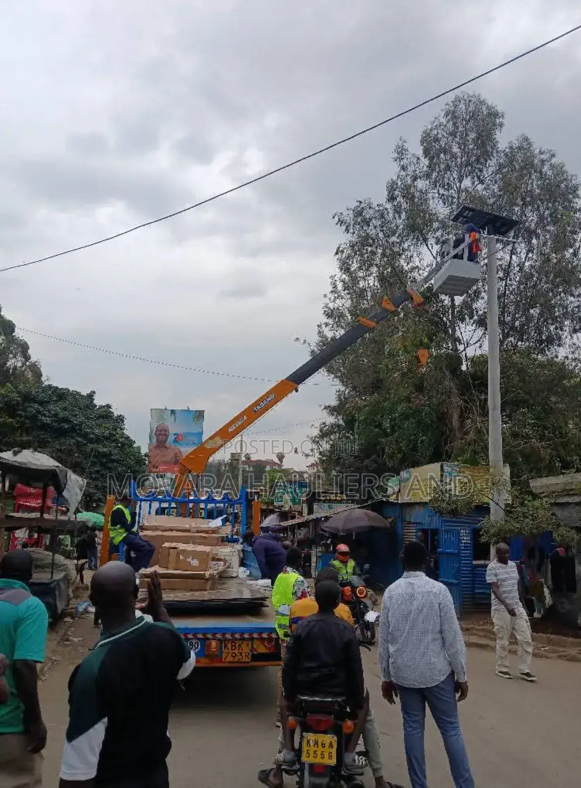 Hoisting Crane for Jobs Accesible