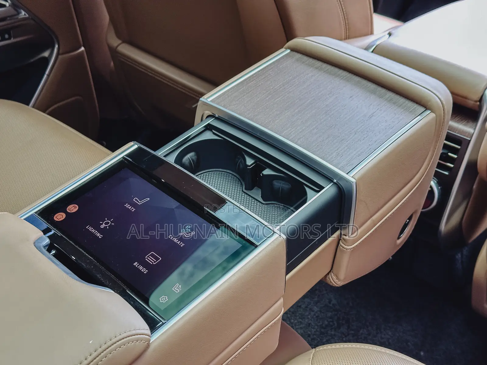Land Rover Range Rover Autobiography LWB 2023 Gold