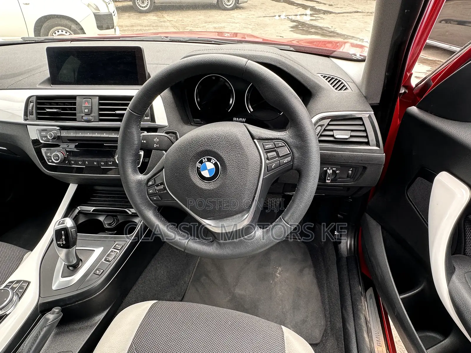 BMW 118i 2018 Red