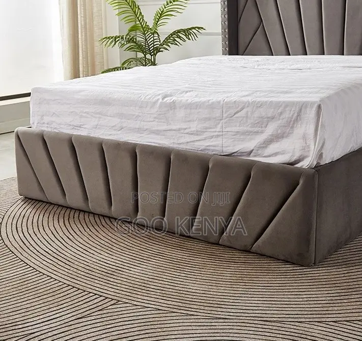 Home Bed; Dark Grey Plush Velvet Queen Bed With Hydraulic Storage