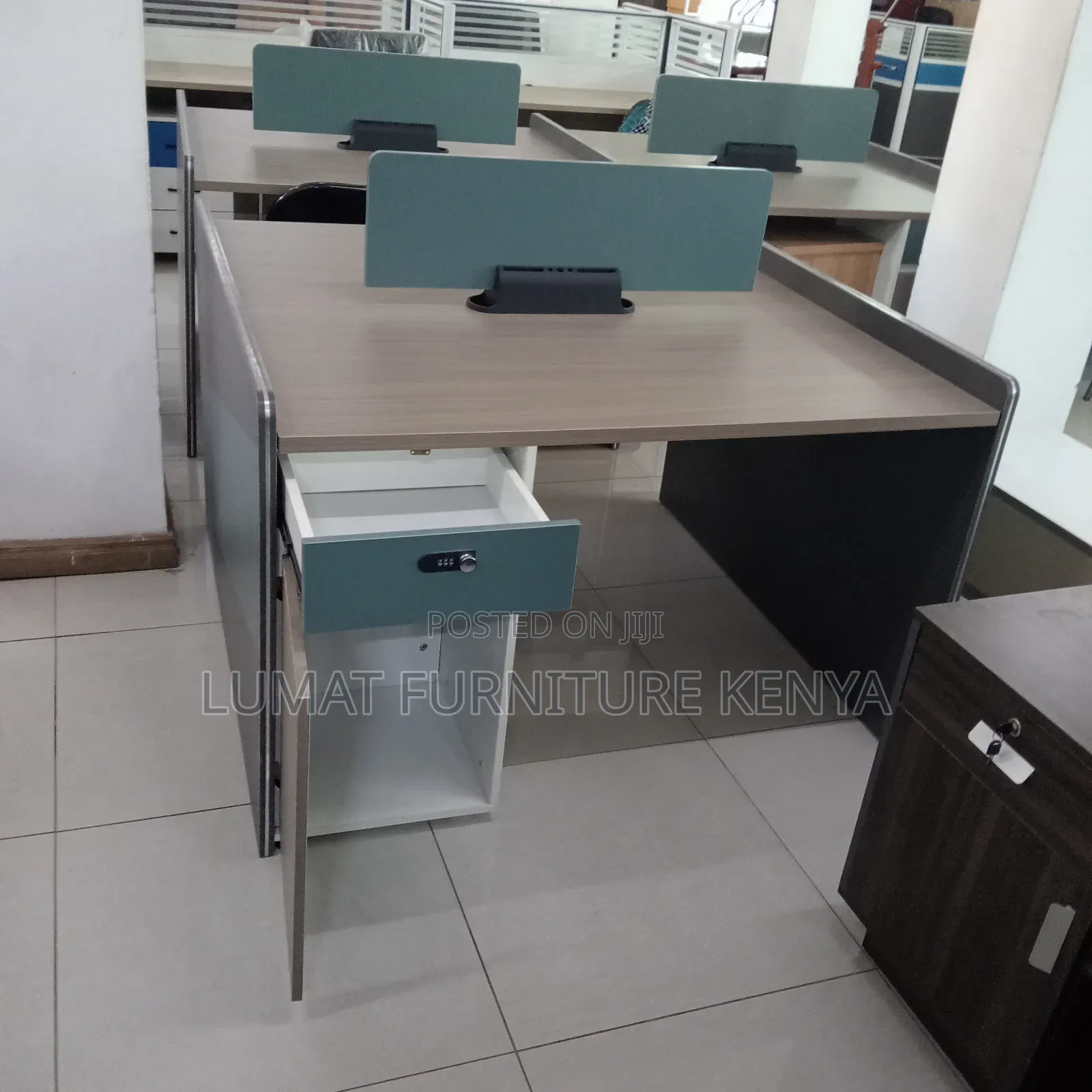 2-User Work Desk