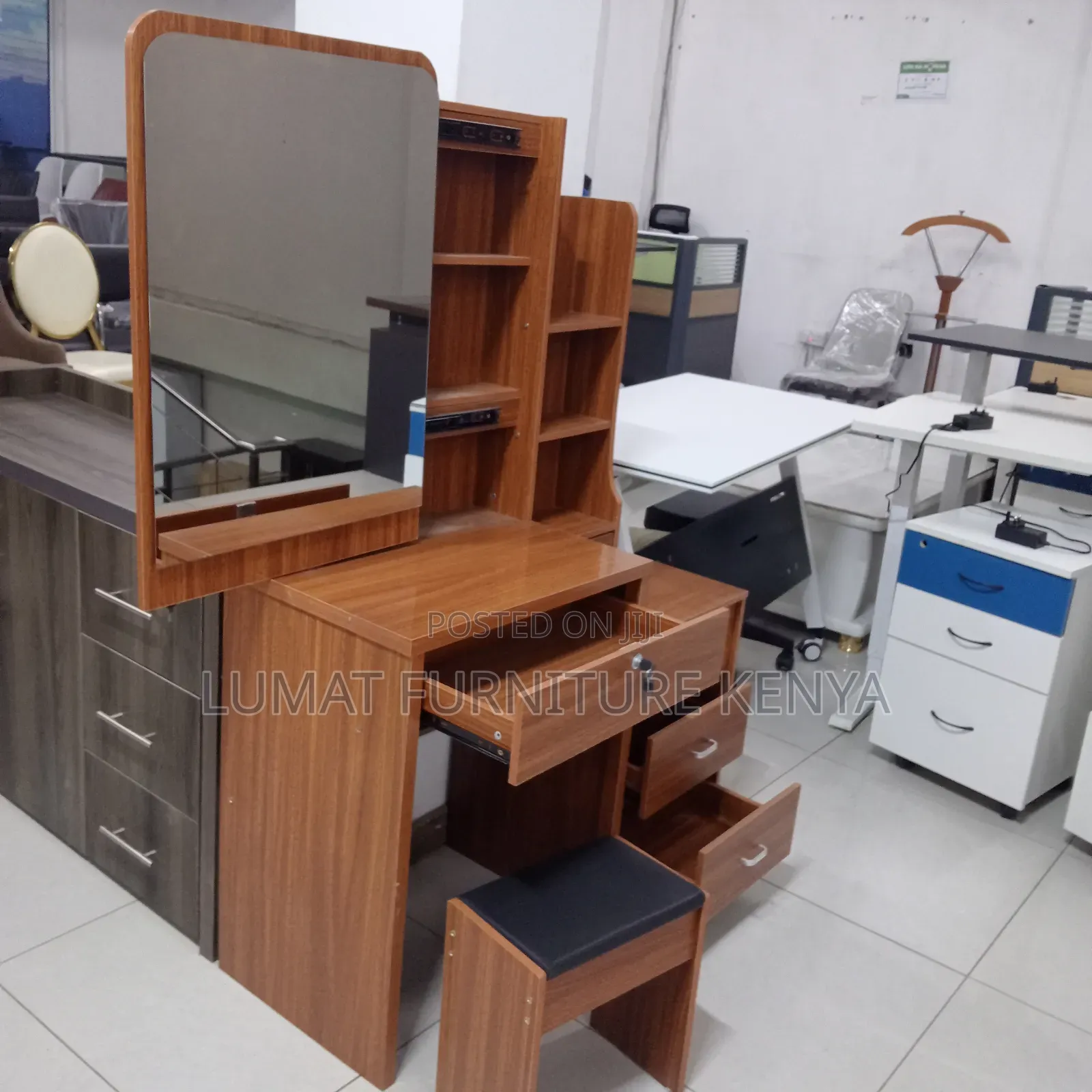 Solid Wood Dressing Table