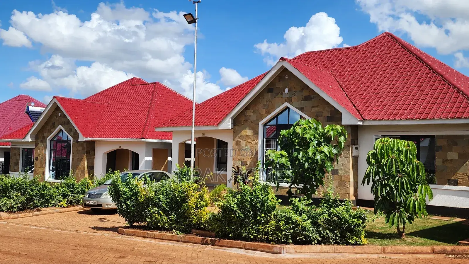 3bdrm Bungalow in Batian Estate, Kenyatta Road / Theta for rent