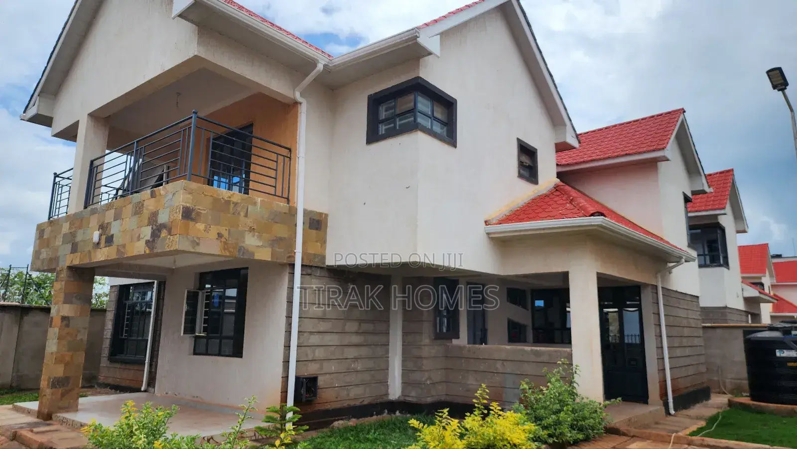 4bdrm Bungalow in Windsor Annex 2, Kenyatta Road / Theta for rent