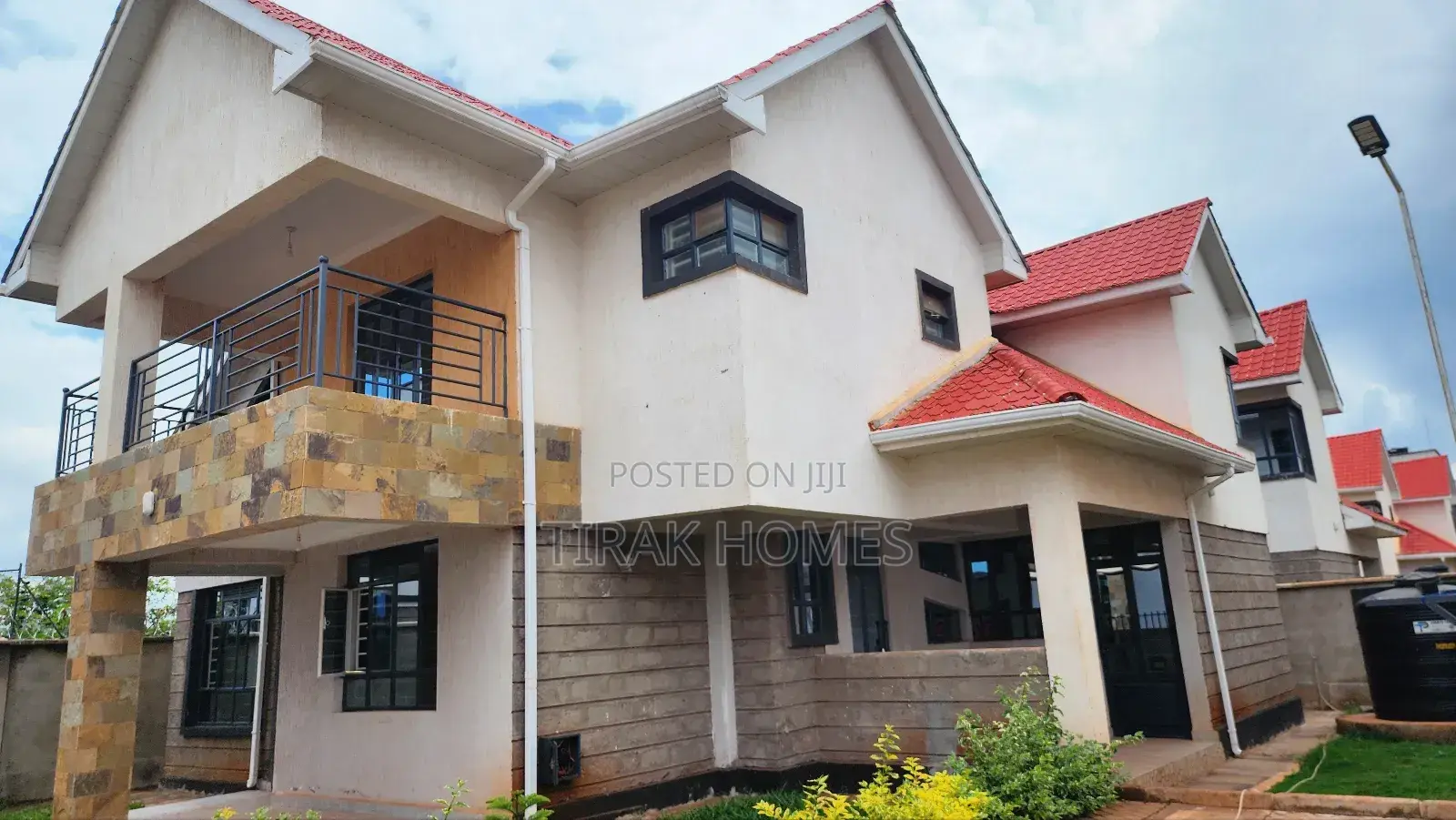 4bdrm Bungalow in Windsor Annex 2, Kenyatta Road / Theta for rent