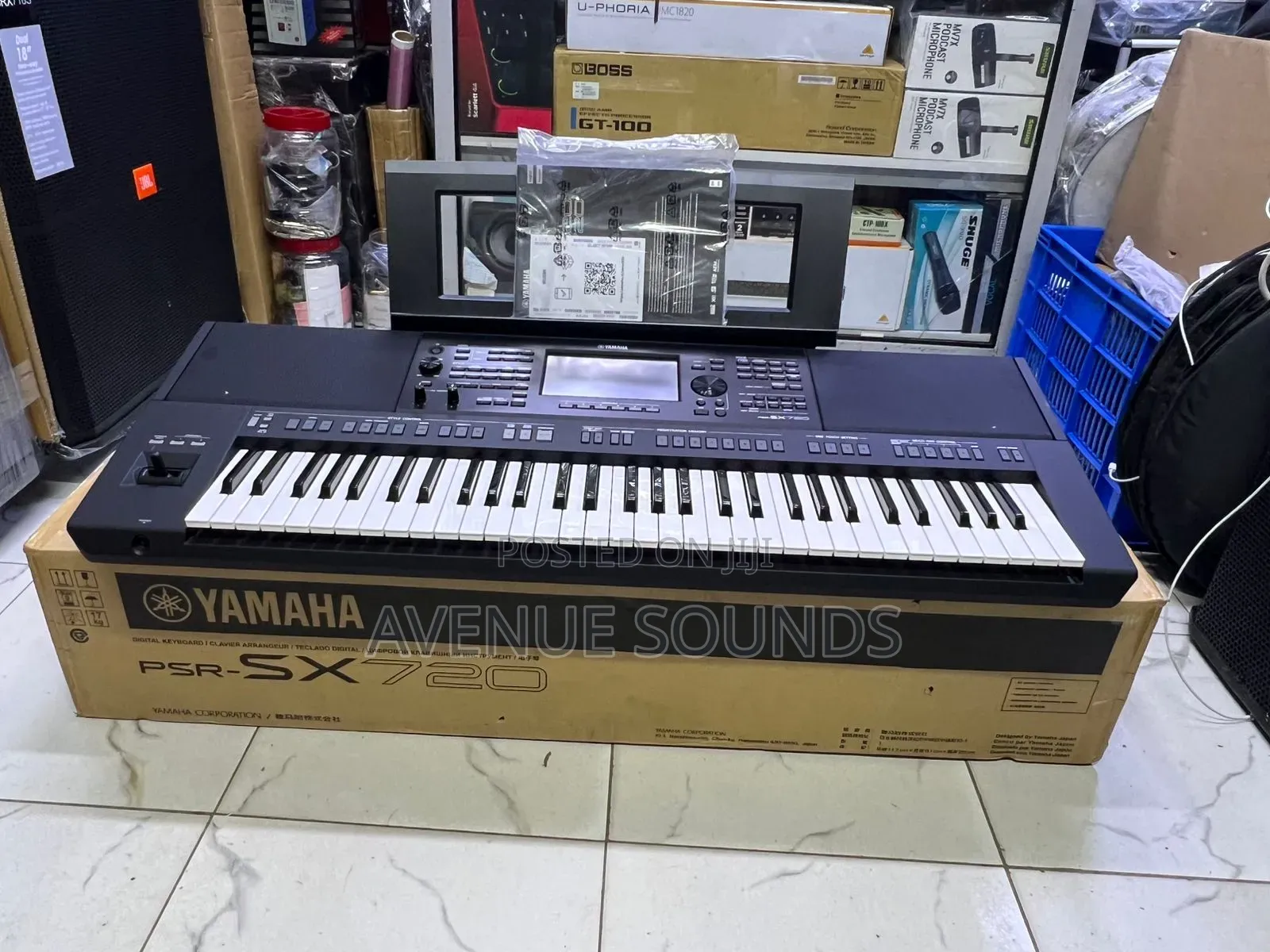 Yamaha 61-key Arranger Keyboard, Multiple Styles And Voices, Psrsx720